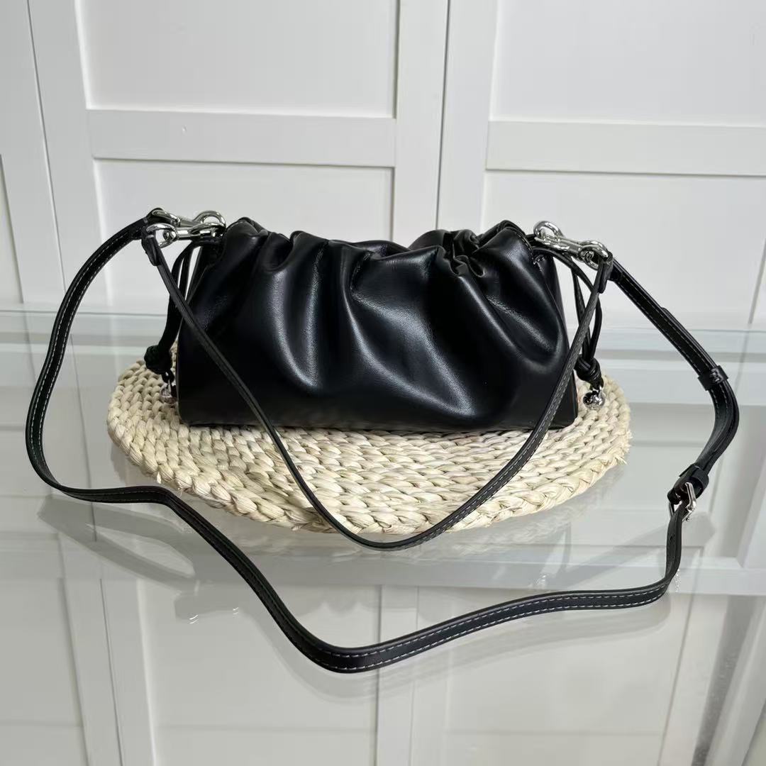 Coach 2026 Shoulder Bag 26cm Black Smooth Leather