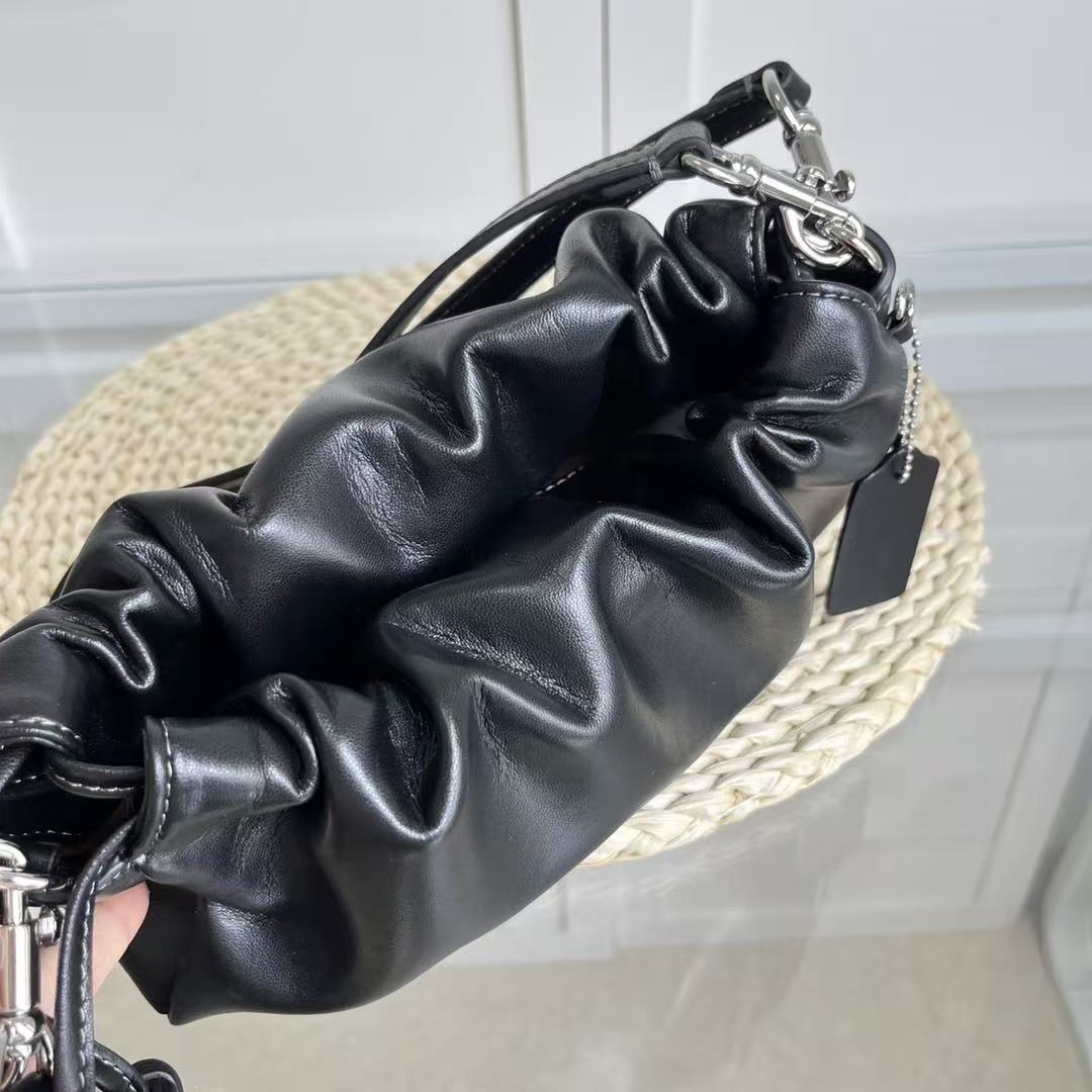 Coach 2026 Shoulder Bag 26cm Black Smooth Leather