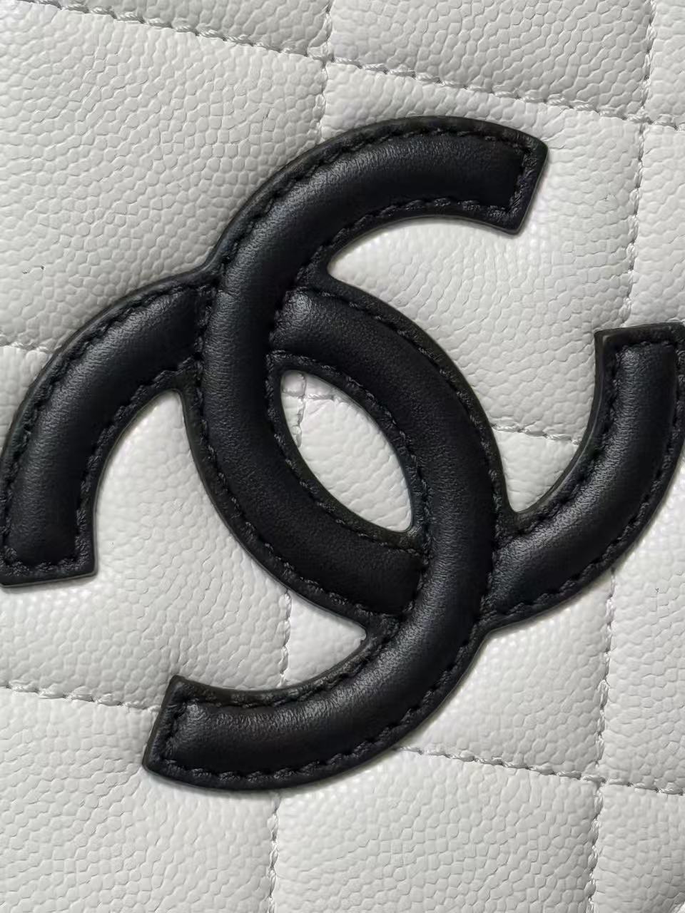 Chanel 2026 Vanity Case 21cm White Black Caviar Leather