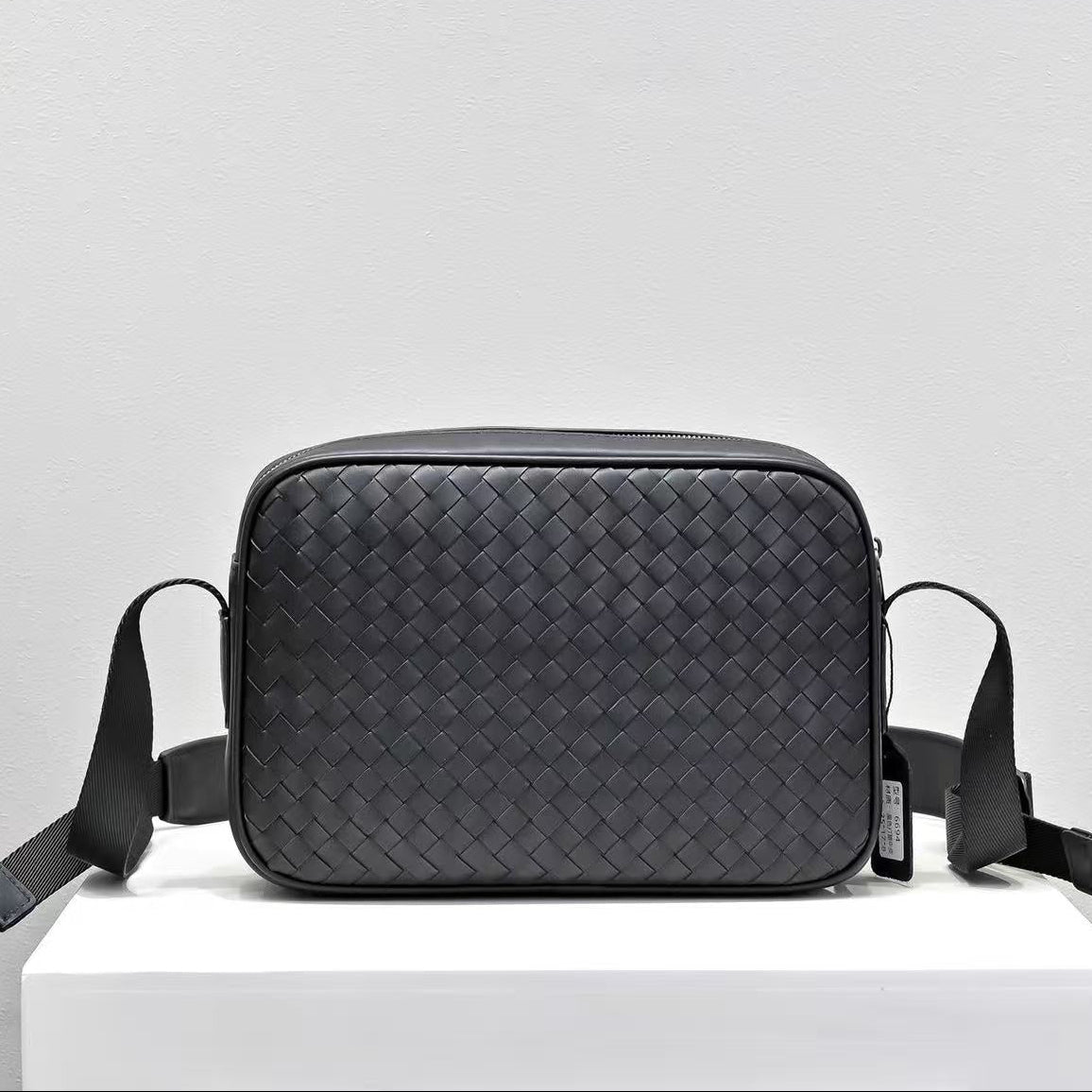 Bottega Veneta 2026 Crossbody Bag 26cm Black Leather