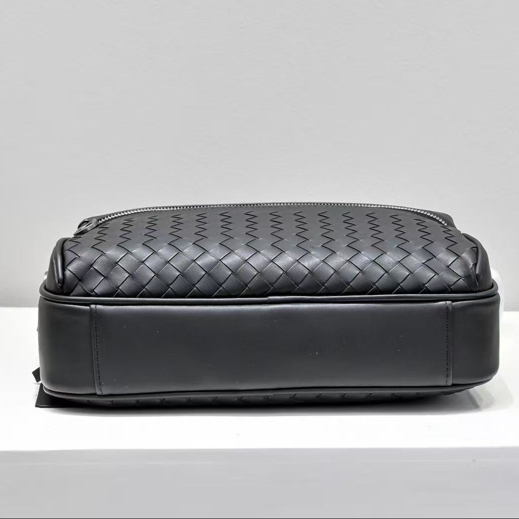 Bottega Veneta 2026 Crossbody Bag 26cm Black Leather