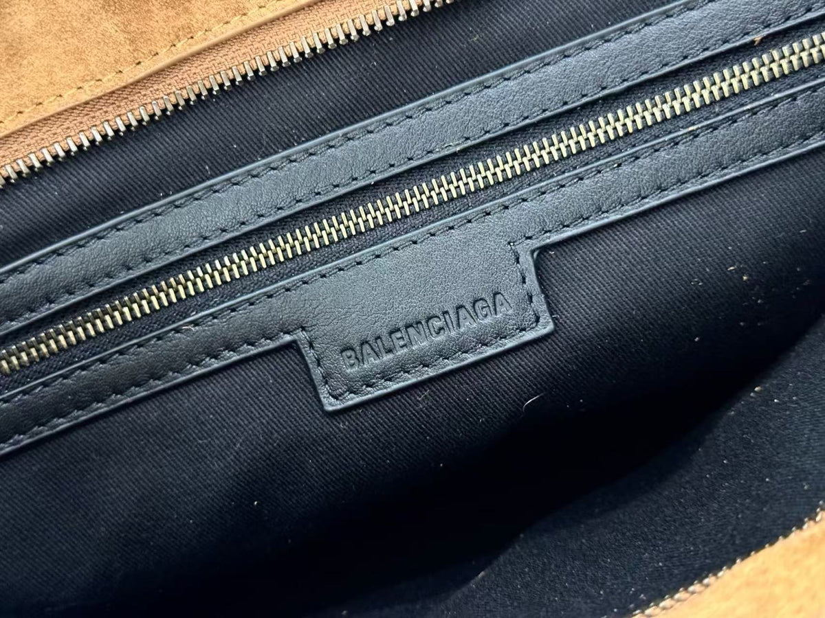 Balenciaga 2026 Le City Bag 30cm Camel-brown Suede