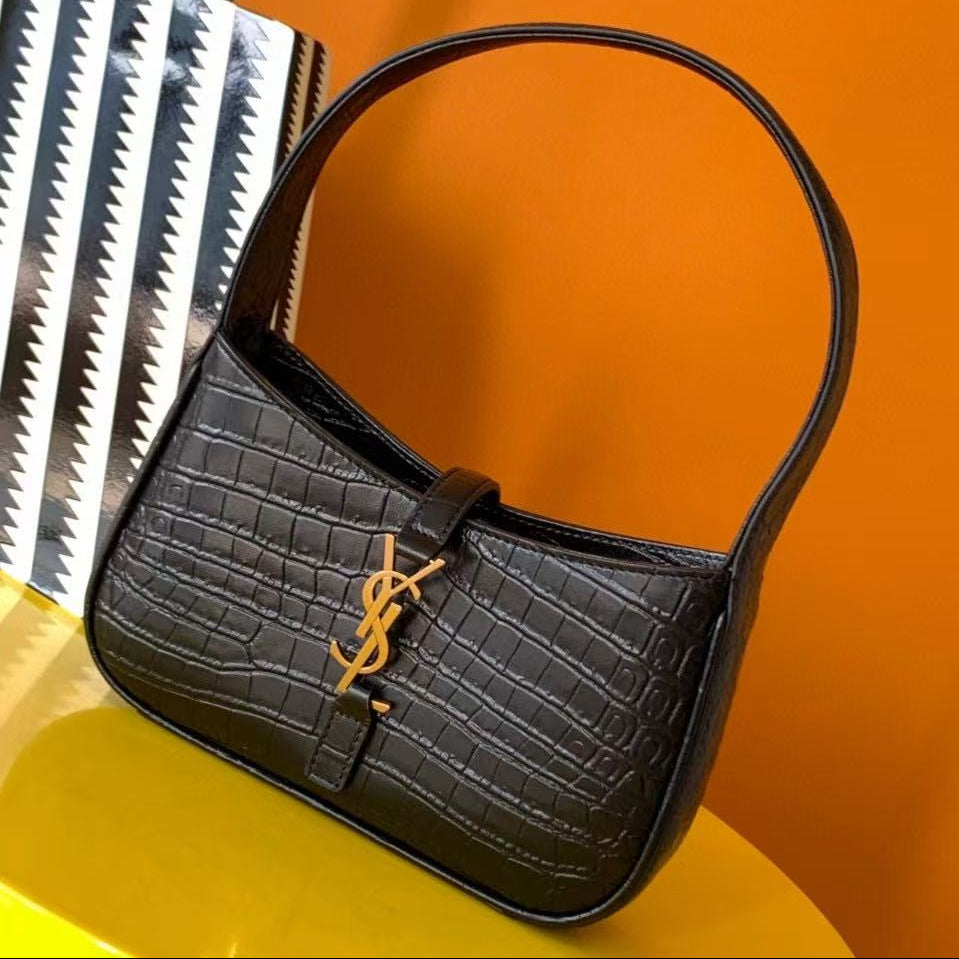 YSL 2026 Le 5 À 7 Crocodile-Embossed Bag 24 Black Leather