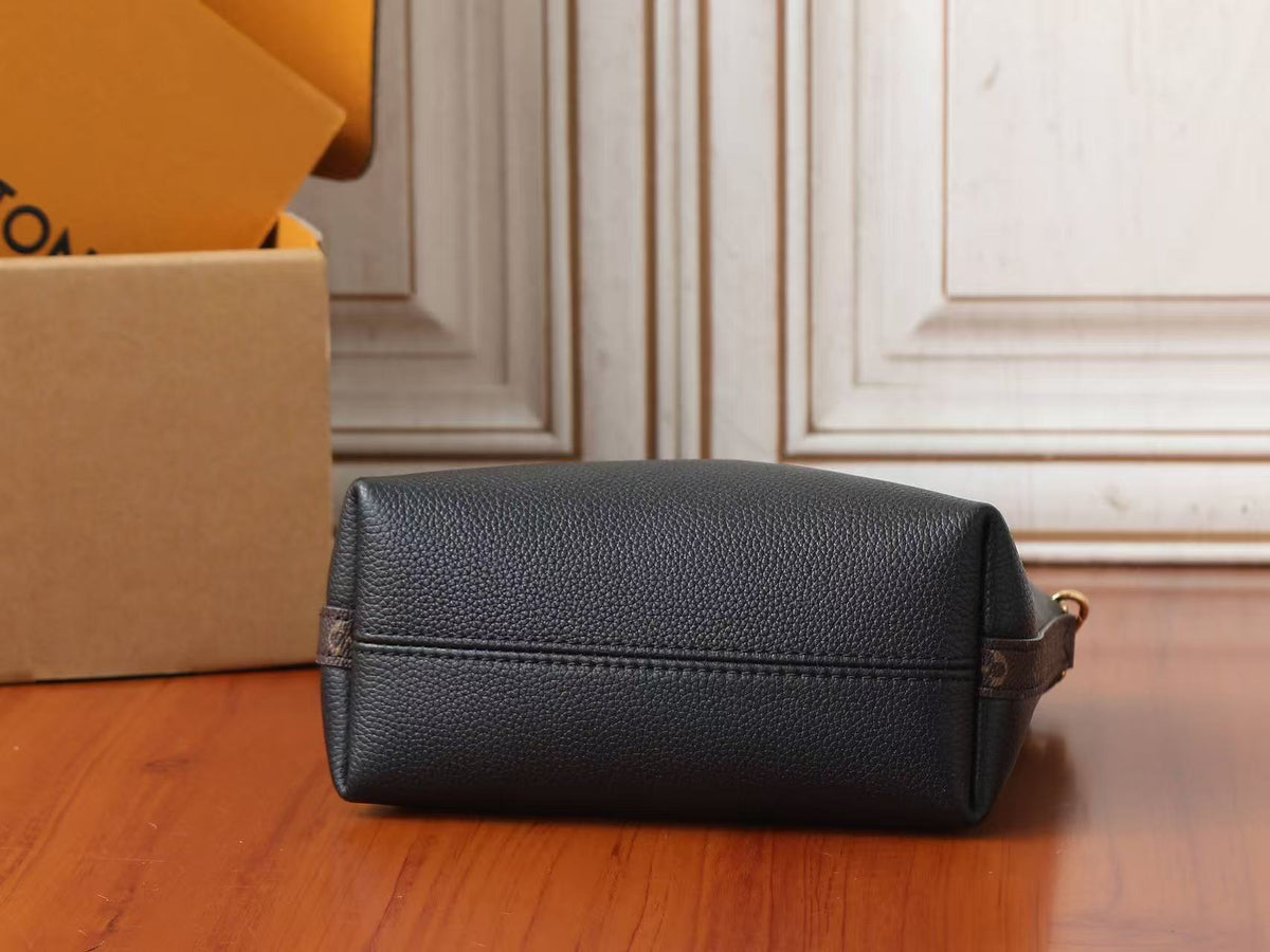 Louis Vuitton 2026 Mini Multipass Bag 18cm Black Gold Hardware Leather