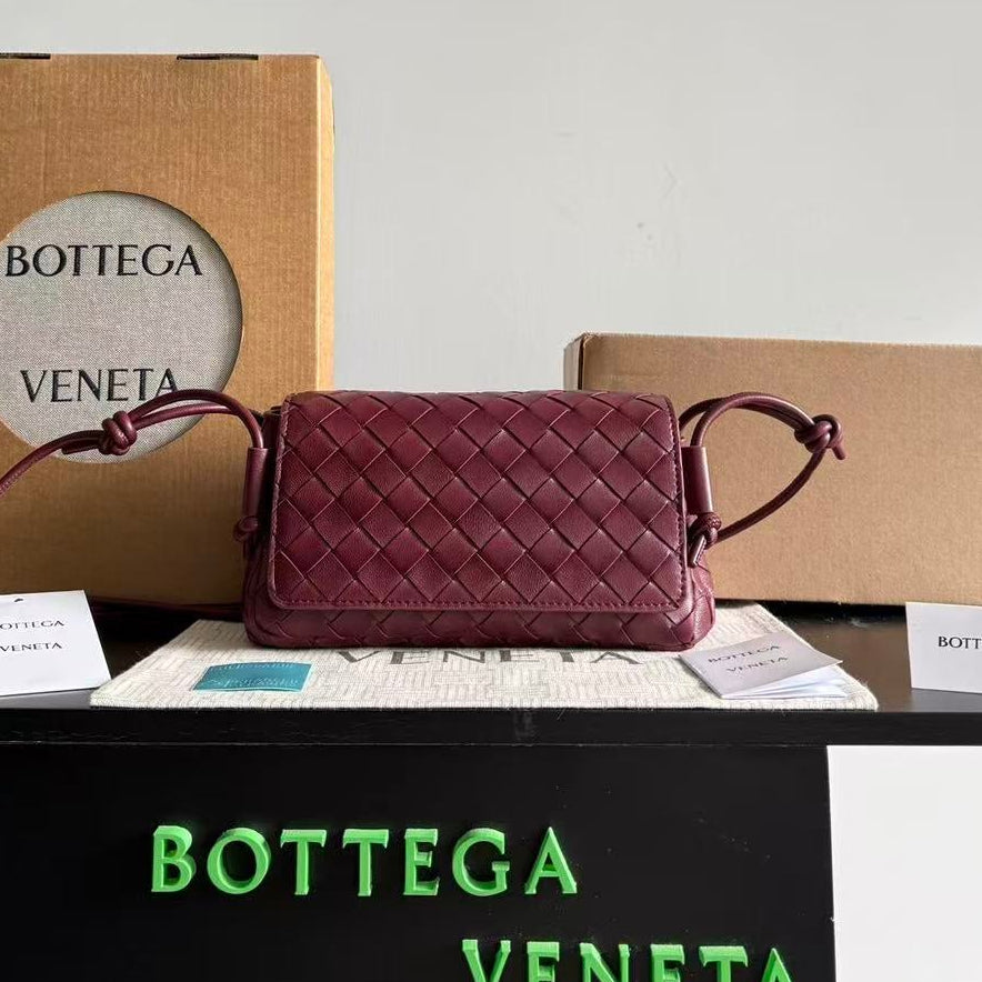 Bottega Veneta 2026 Notturno Intrecciato Crossbody Bag 21cm Leather Suede