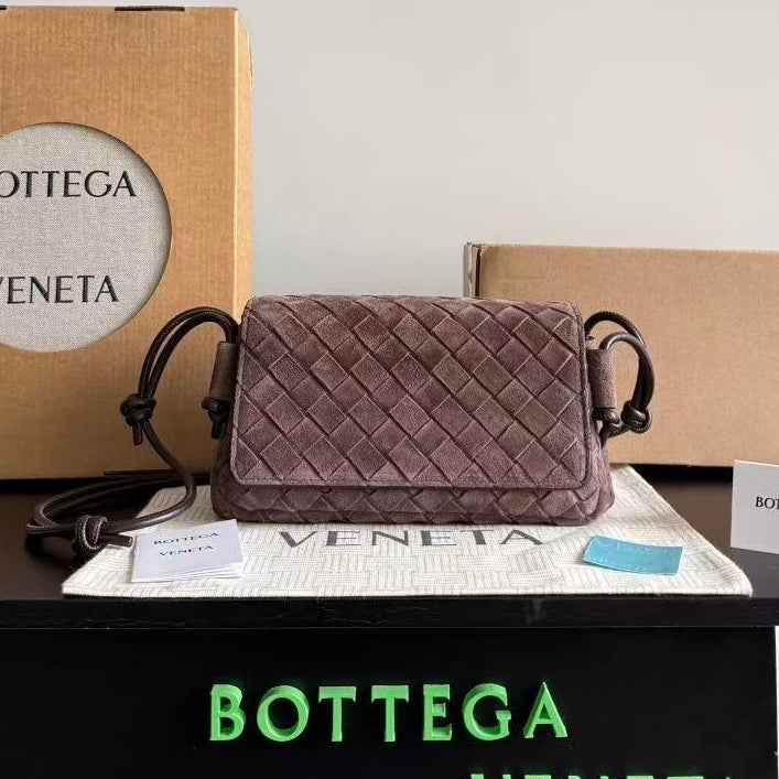 Bottega Veneta 2026 Notturno Intrecciato Crossbody Bag 21cm Leather Suede