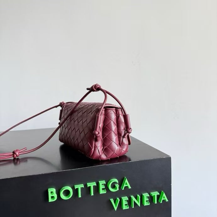 Bottega Veneta 2026 Notturno Intrecciato Crossbody Bag 21cm Leather Suede