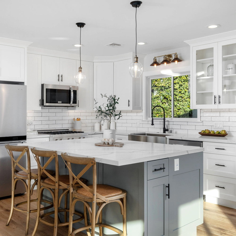 ZLINE Over the Range Convection Microwave Oven with Modern Handle and Sensor Cooking (MWO-OTR)