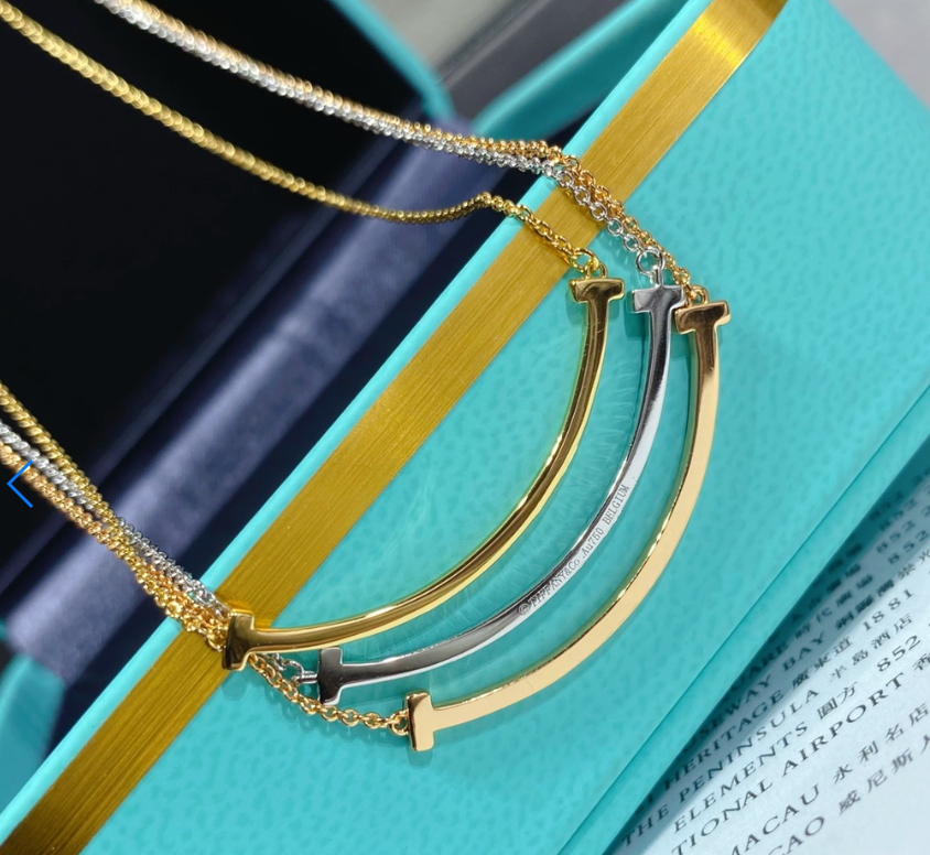 Tiffany & Co. T Medium Smile Necklace