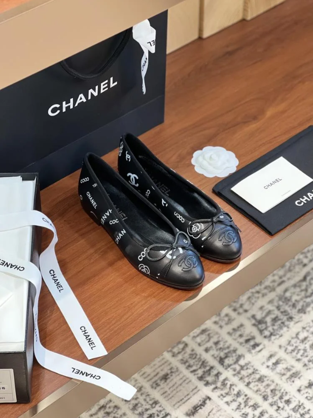 Chanel 2026 CC Logo Ballet Flat Leather