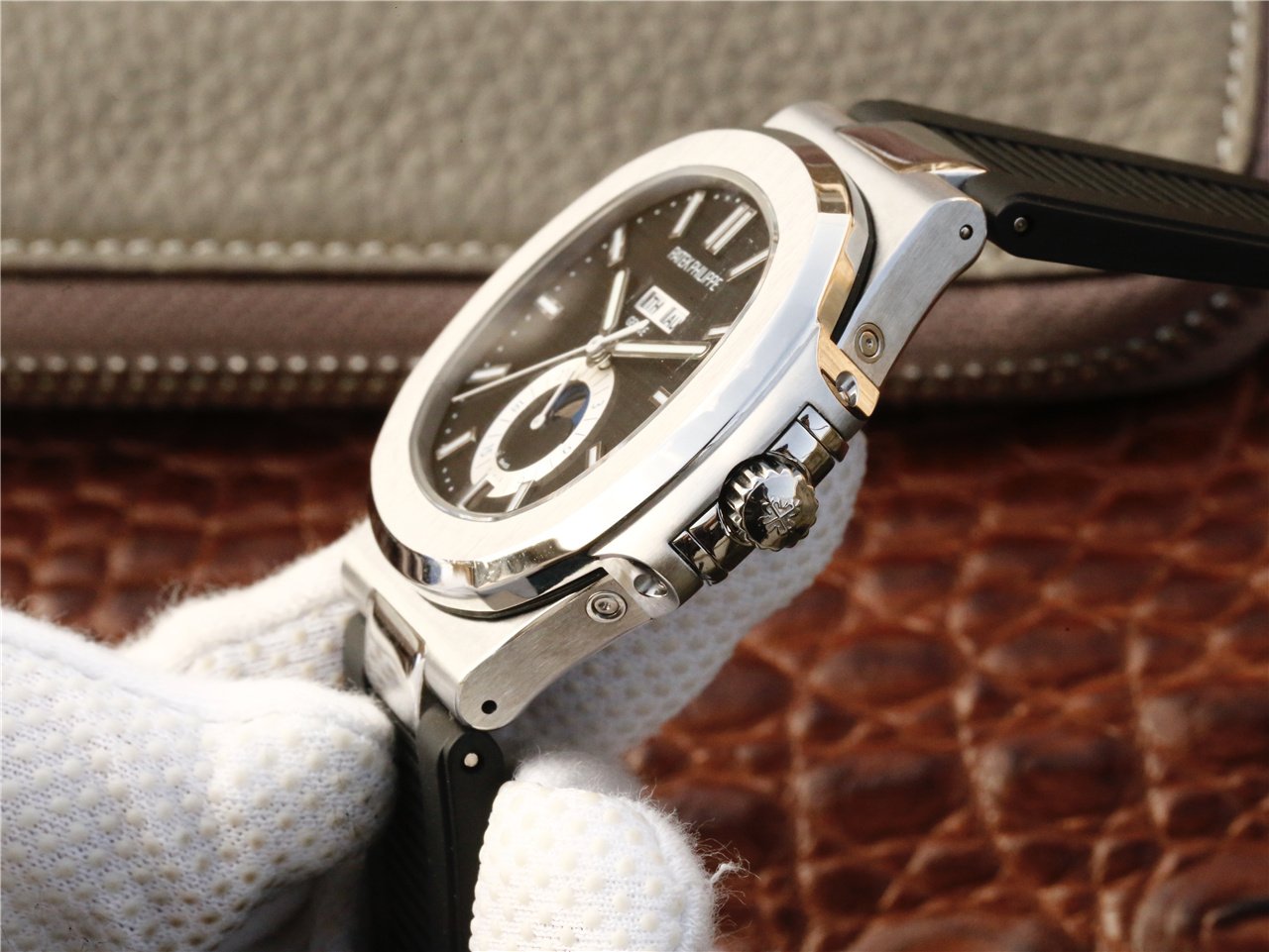 PATEK ANNUAL CALENDAR MOONPHASE BLACK DIAL