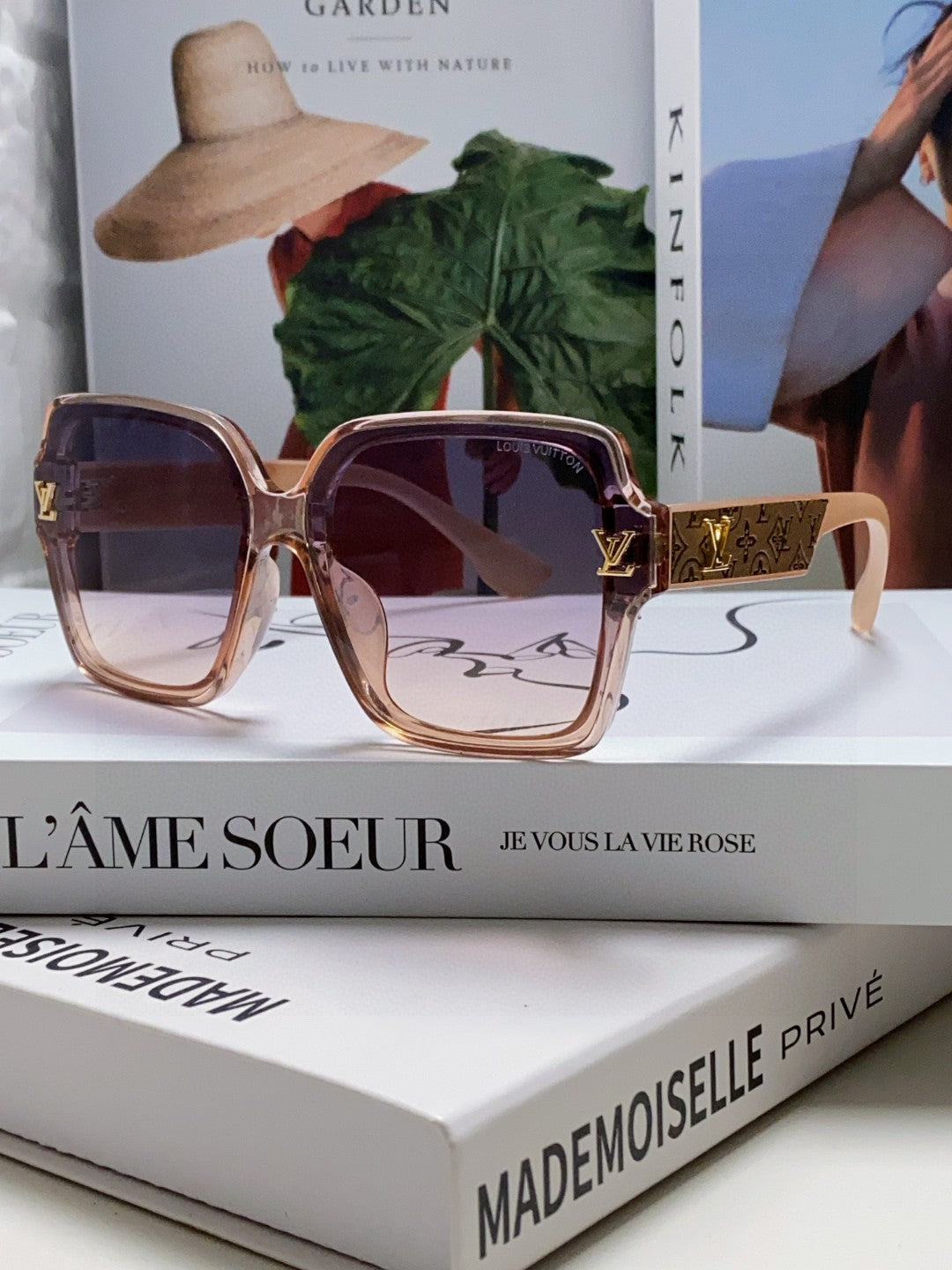 Louis Vuitton Sunglasses 559606