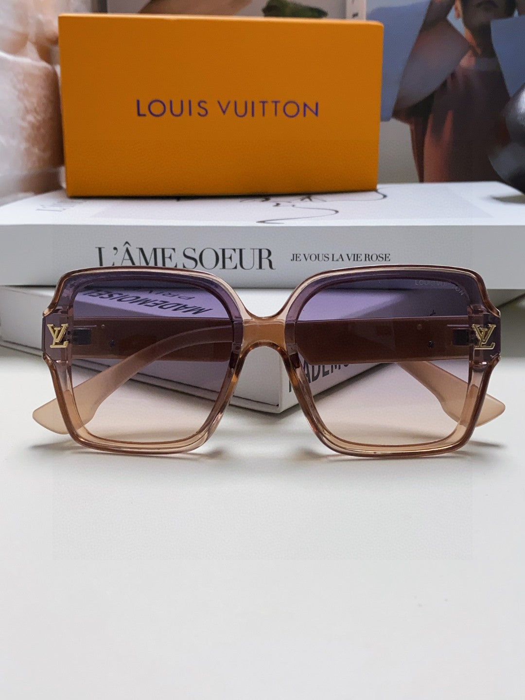 Louis Vuitton Sunglasses 559606