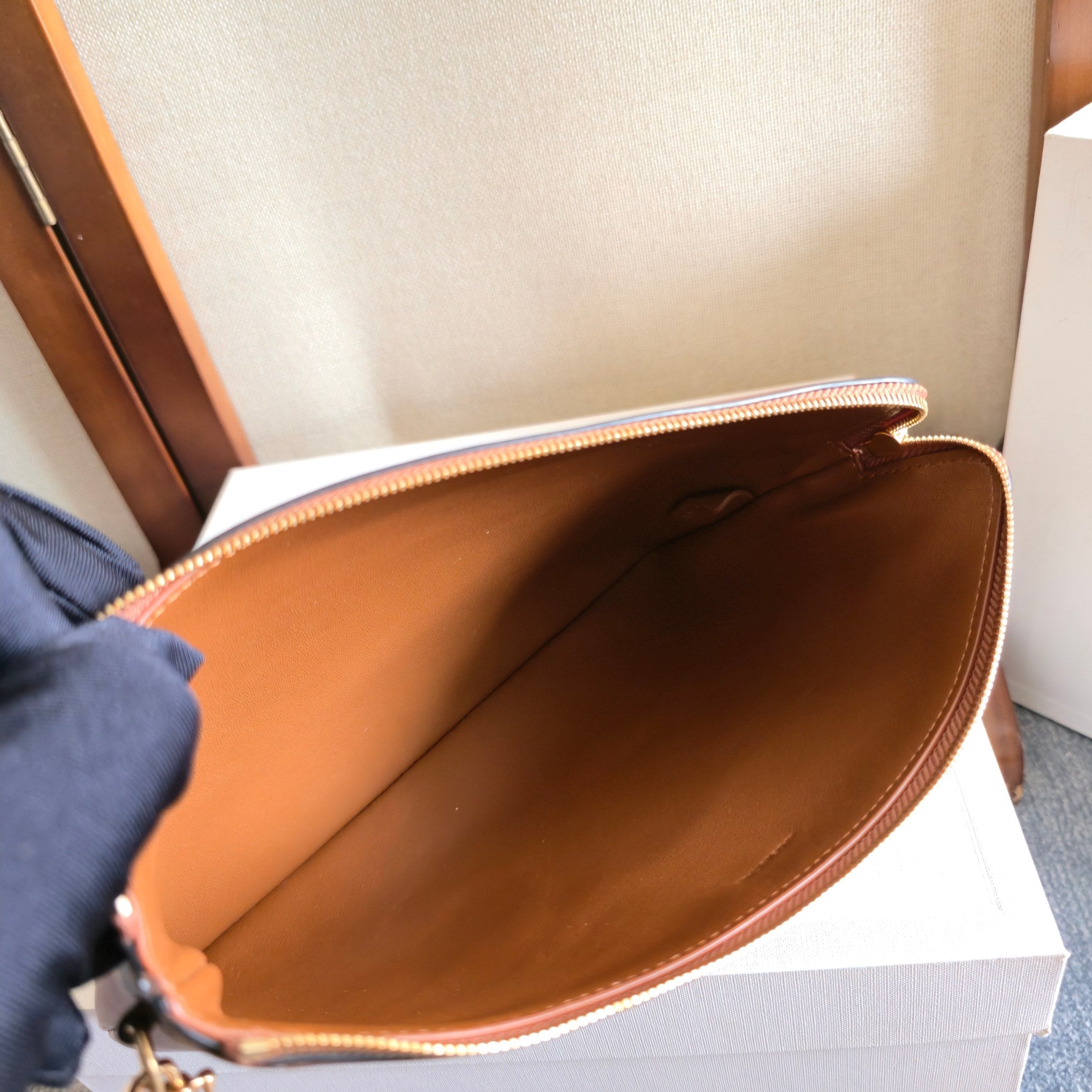 Celine 2025 Clutch Bag 24cm Cowhide 276330