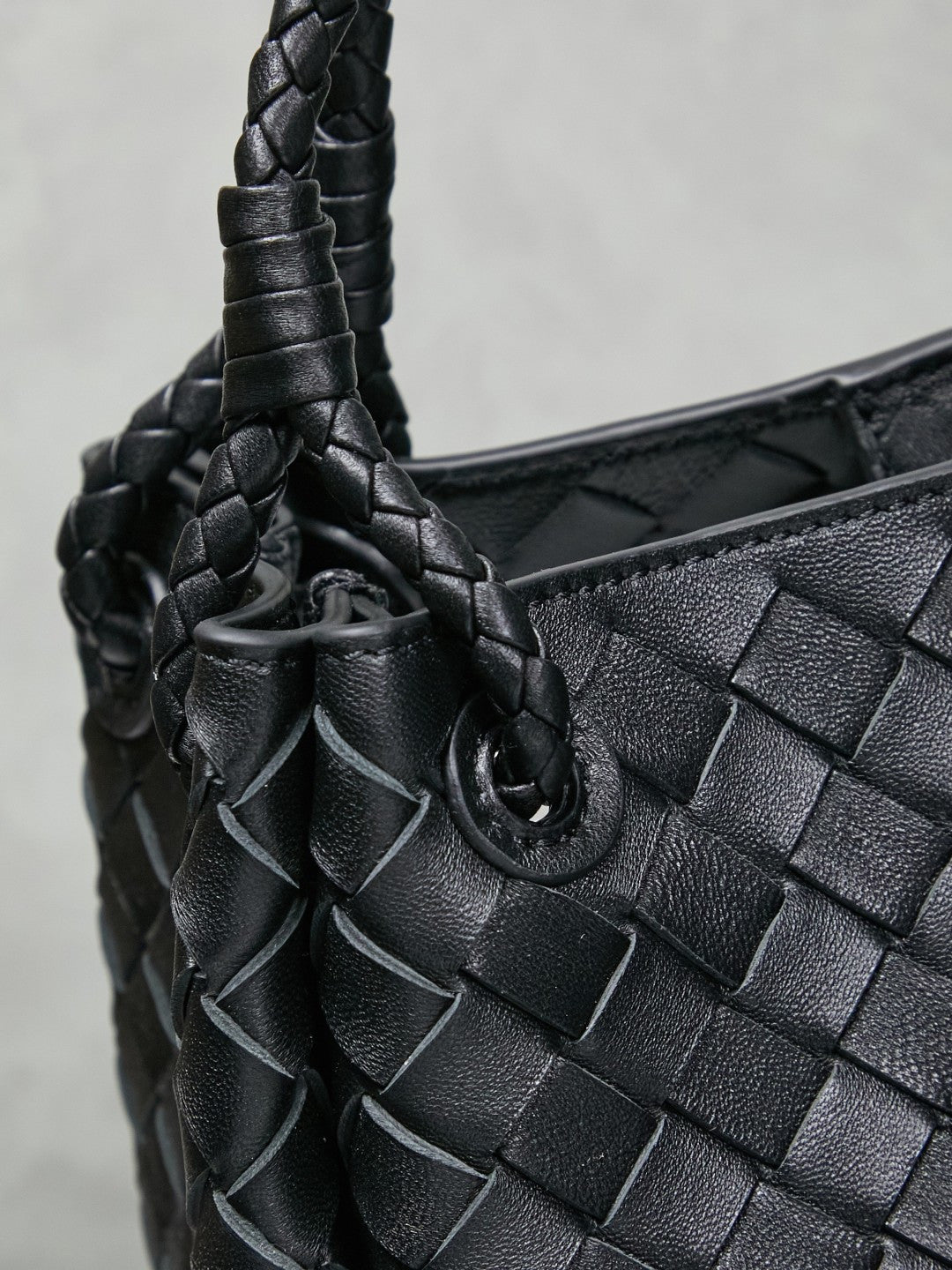 Bottega Veneta Parachute Bag 29.5cm Black Gold Intrecciato Leather