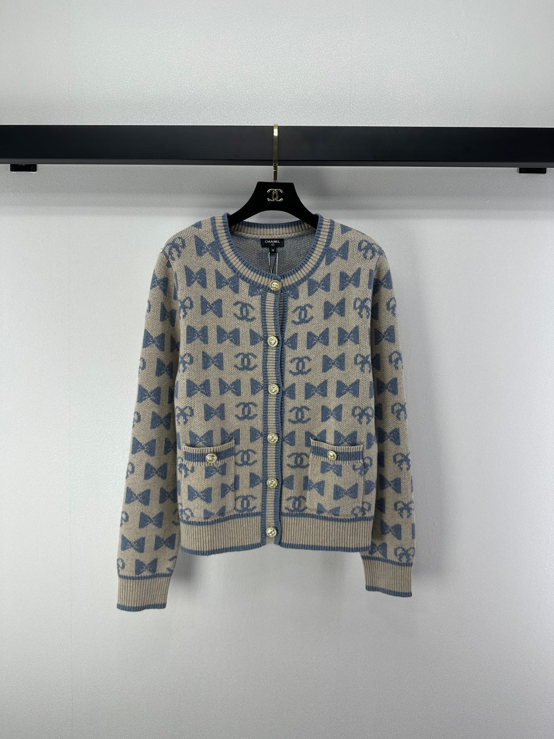 Chanel 2025 Bow And Double C Logo Cardigan Cashmere 329237