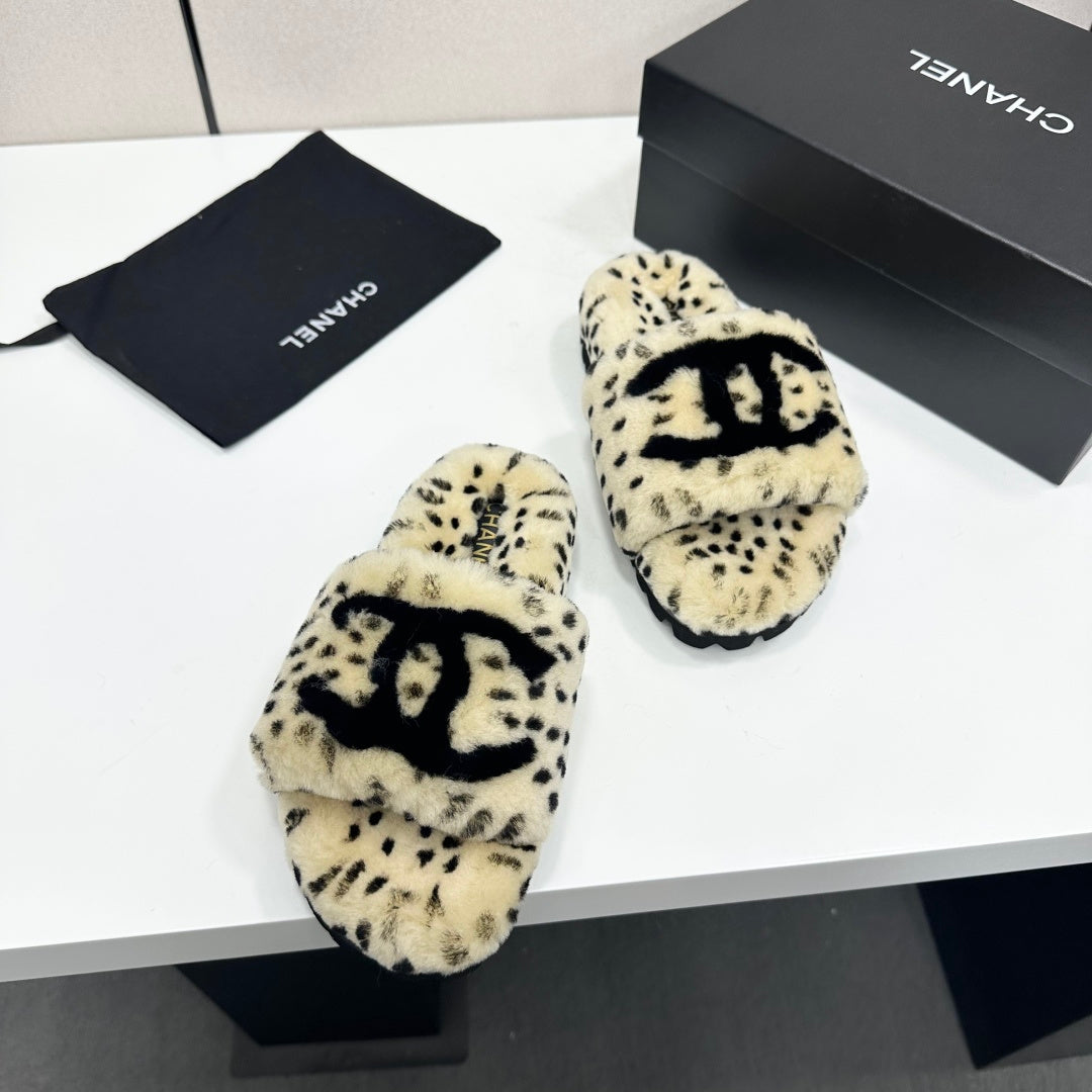 Chanel 2026 Furry Platfom Sandals Wool 985885