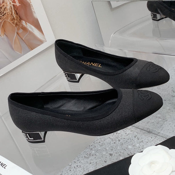 Chanel 2026 Pumps 30mm Glitter Fabric 162123