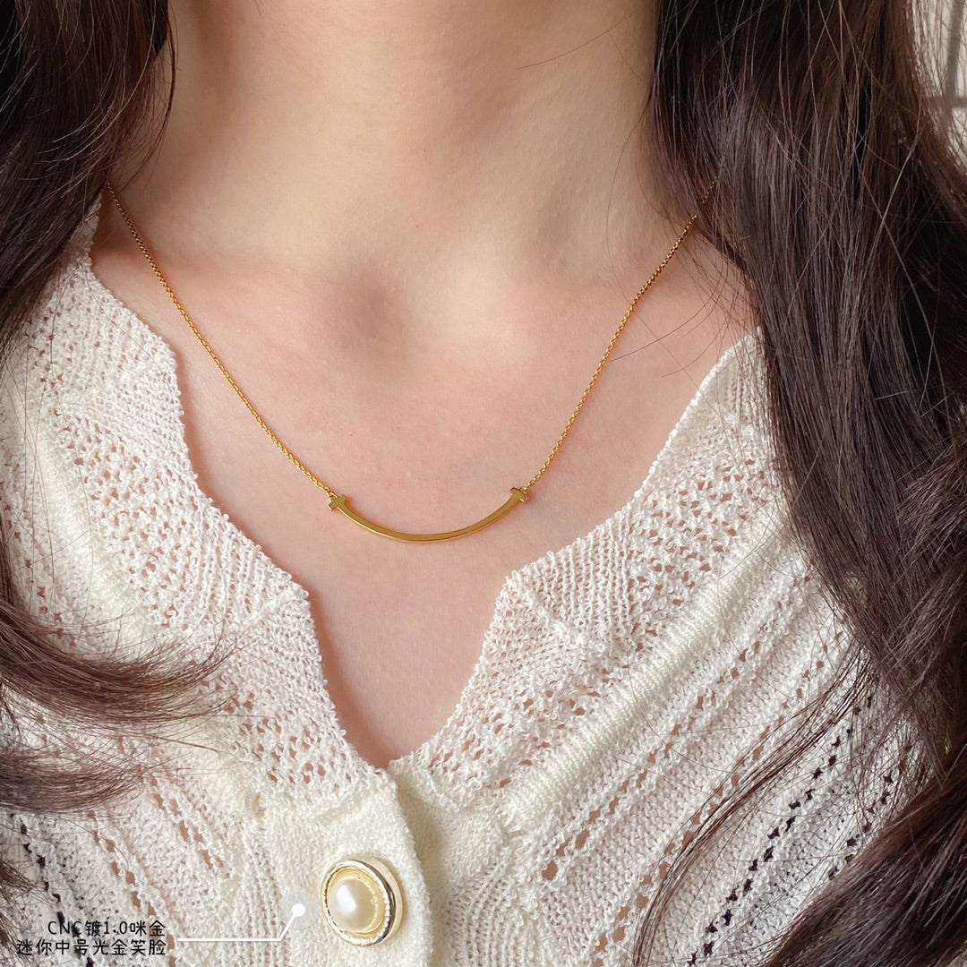 Tiffany & Co. T Medium Smile Necklace