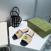 GG MATELASSÃ‰ CANVAS SLIDES WHITE LOGO