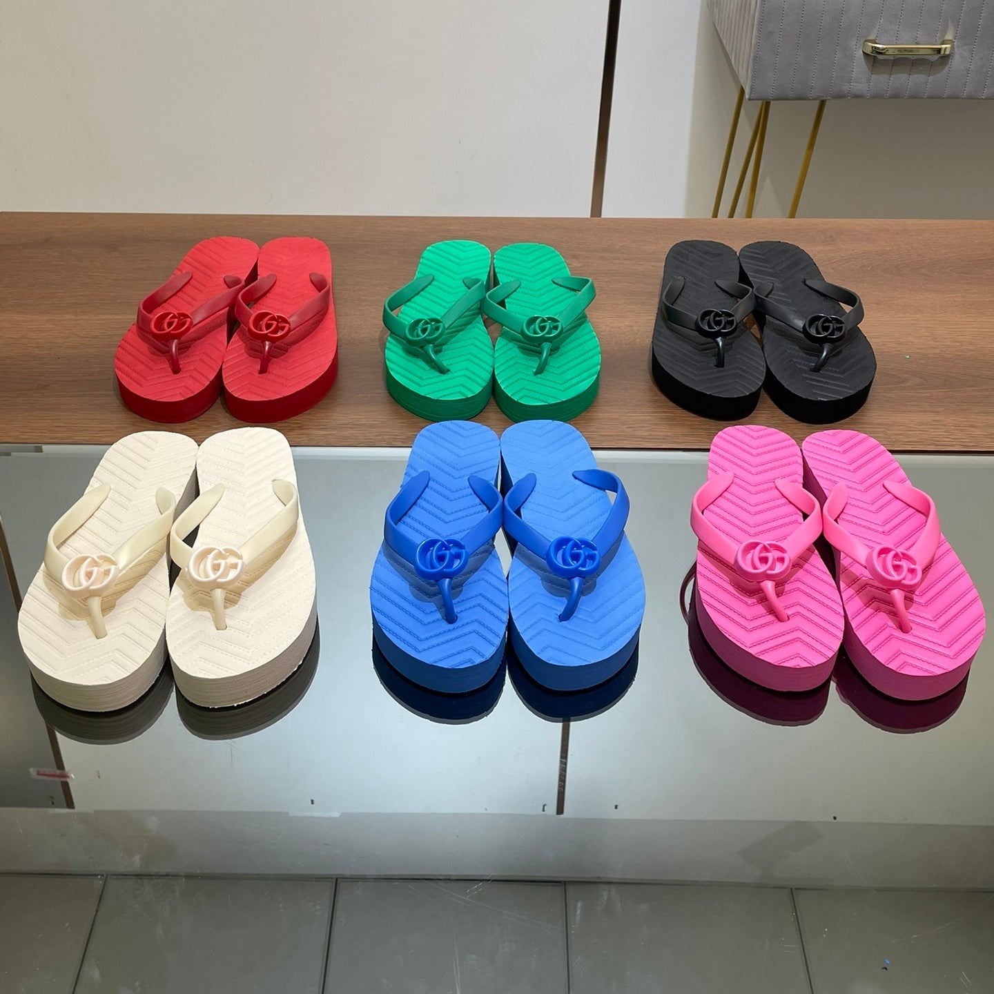 Gucci 2026 Chevron GG Thong Sandals Rubber 699729