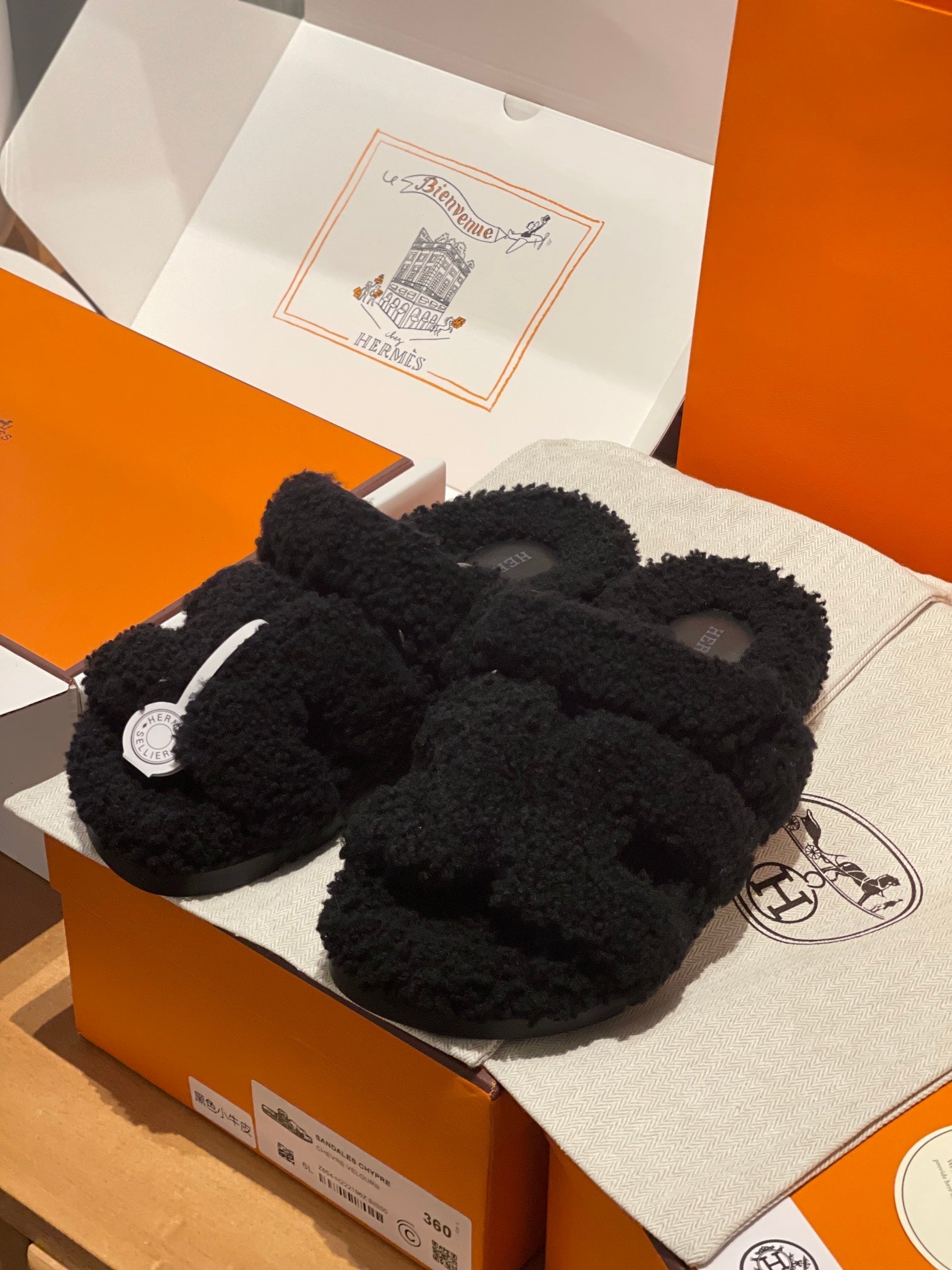Hermes 2026 Chypre Sandal Shearling 942987