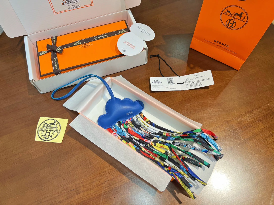 HM Petith Cloud Charm Lambskin Silk