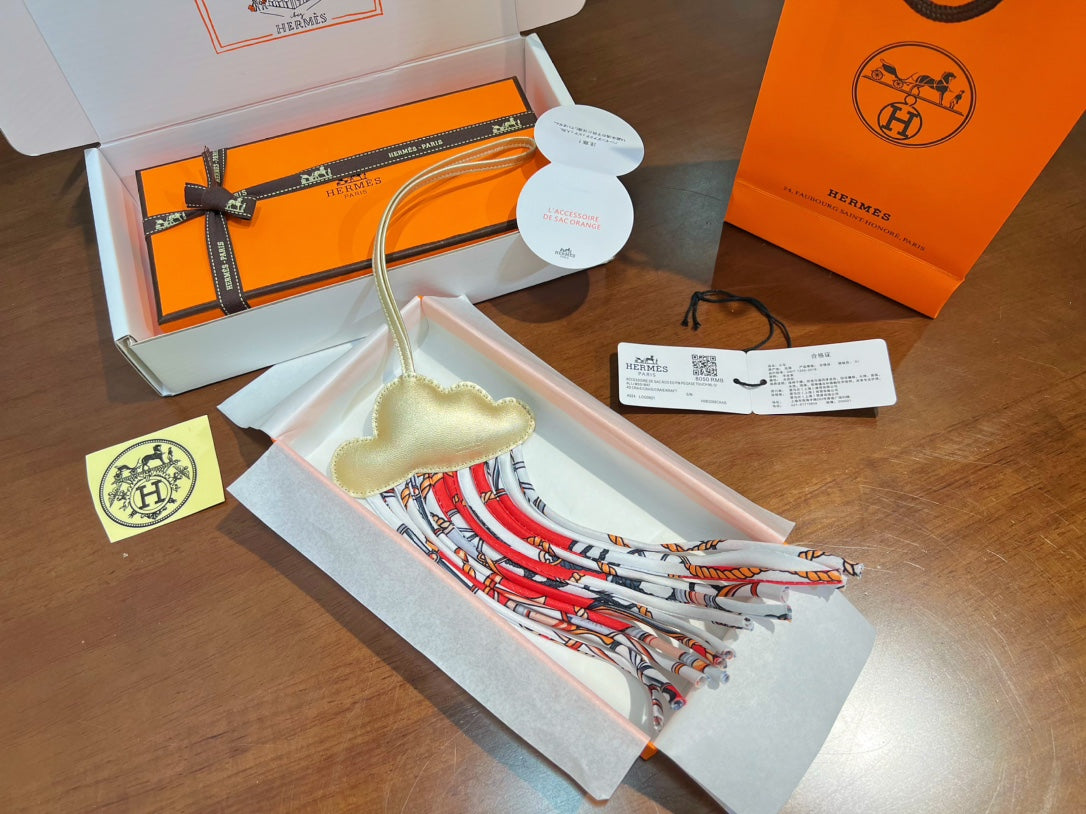 HM Petith Cloud Charm Lambskin Silk