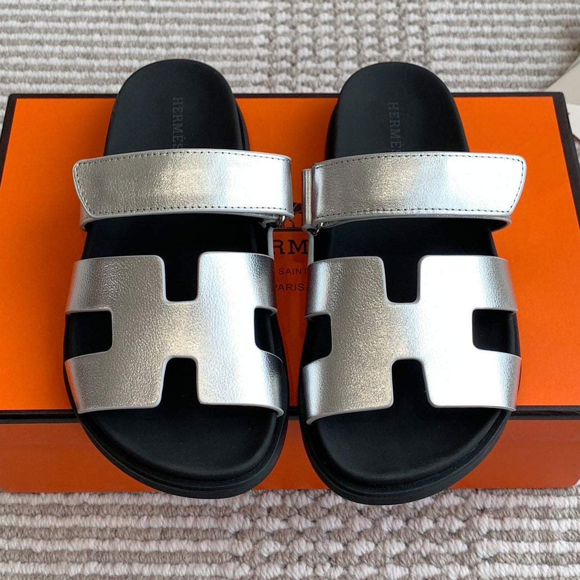 Hermes 2026 Chypre Sandal Grained Goatskin With Metallic Finish 982174