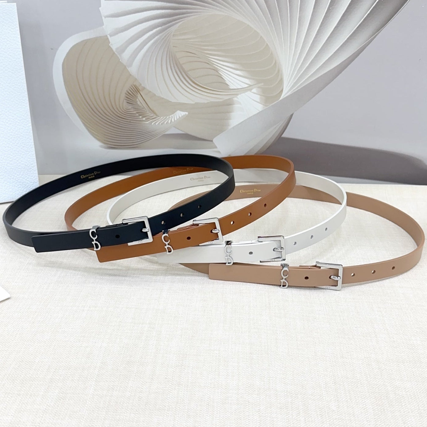 Dior 2026 Saddle Loop Belt 20mm Cowhide 190692