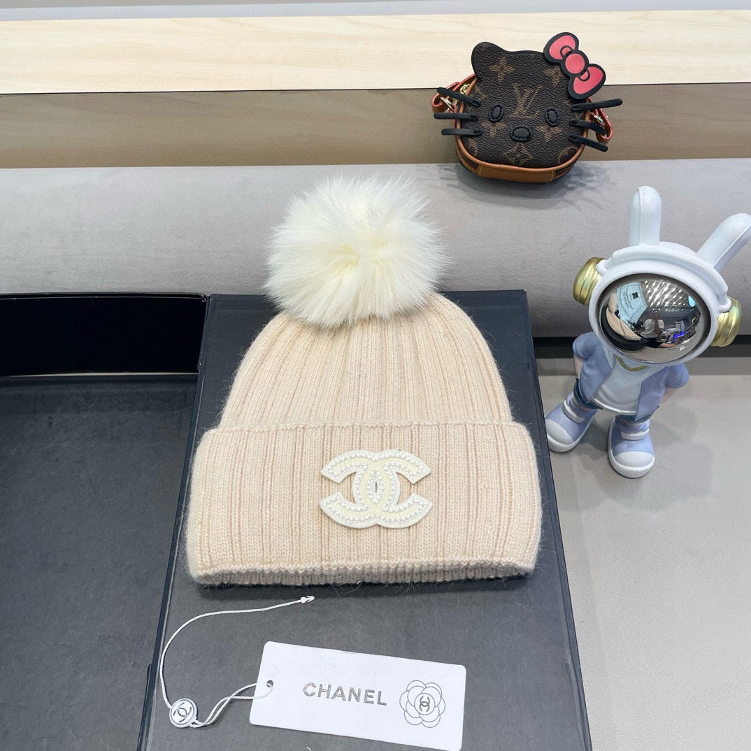 Chanel Knitted Hat With Pom-pom 437120