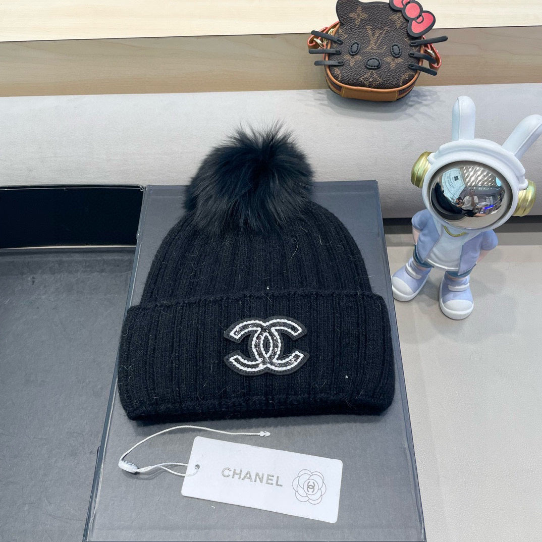 Chanel Knitted Hat With Pom-pom 437120