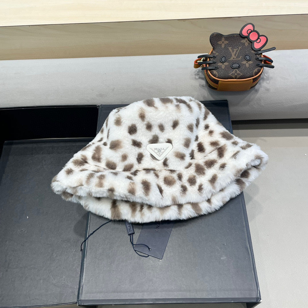 Prada Leopard Print Bucket Hat 435077