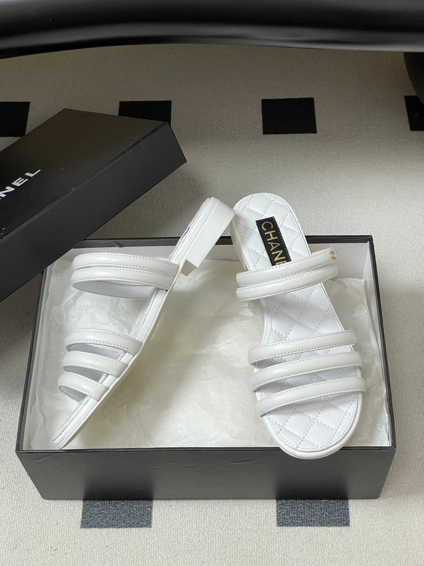 CC 26 Quilted Flat Sandal Sheepskin 593273