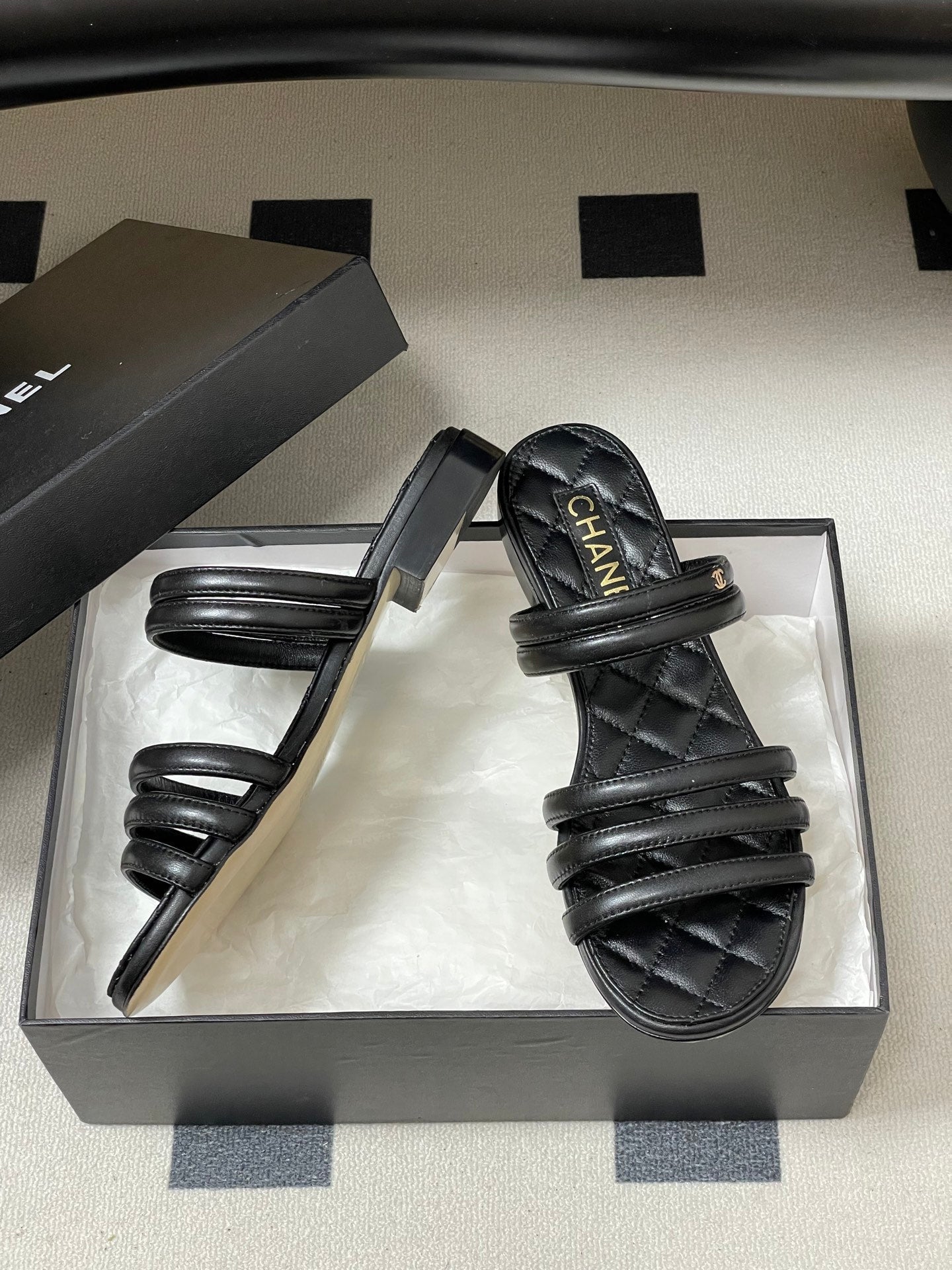 CC 26 Quilted Flat Sandal Sheepskin 593273