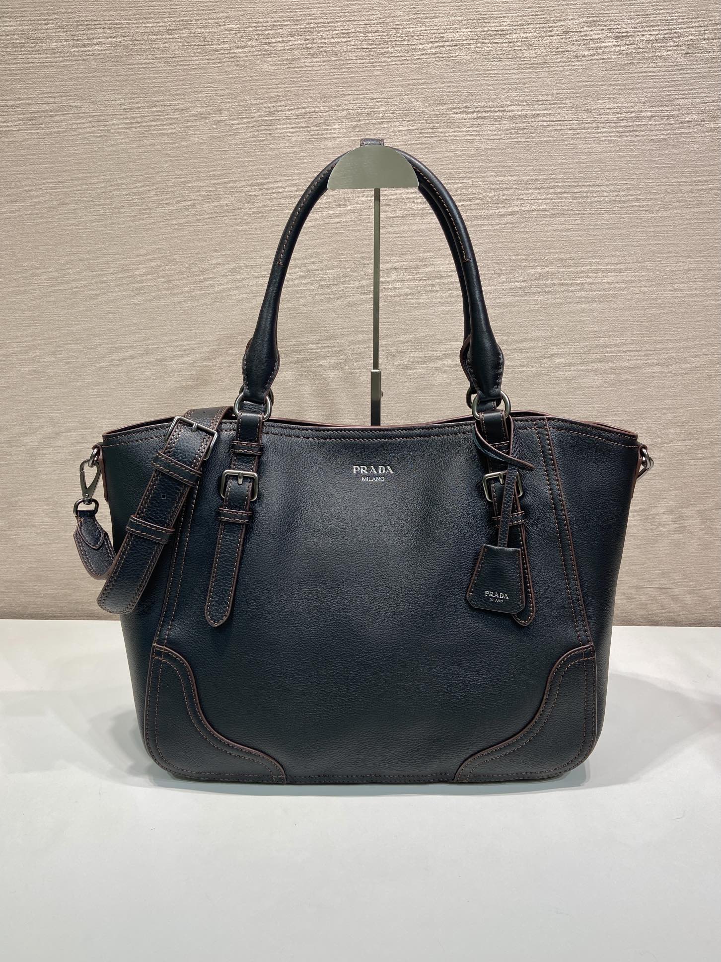 Prada 2026 Tote Bag 38cm Grained Leather 282657