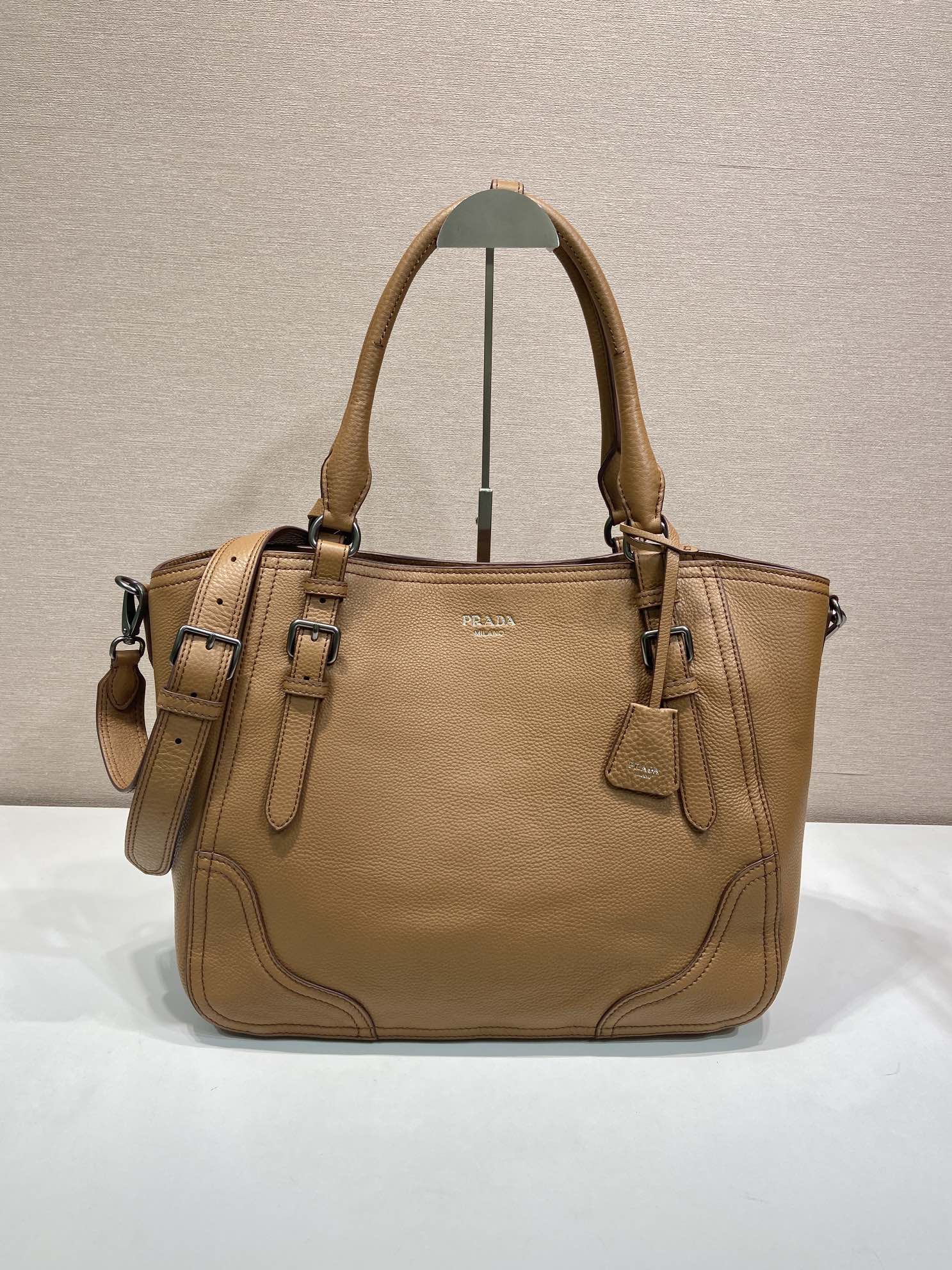 Prada 2026 Tote Bag 38cm Grained Leather 282657