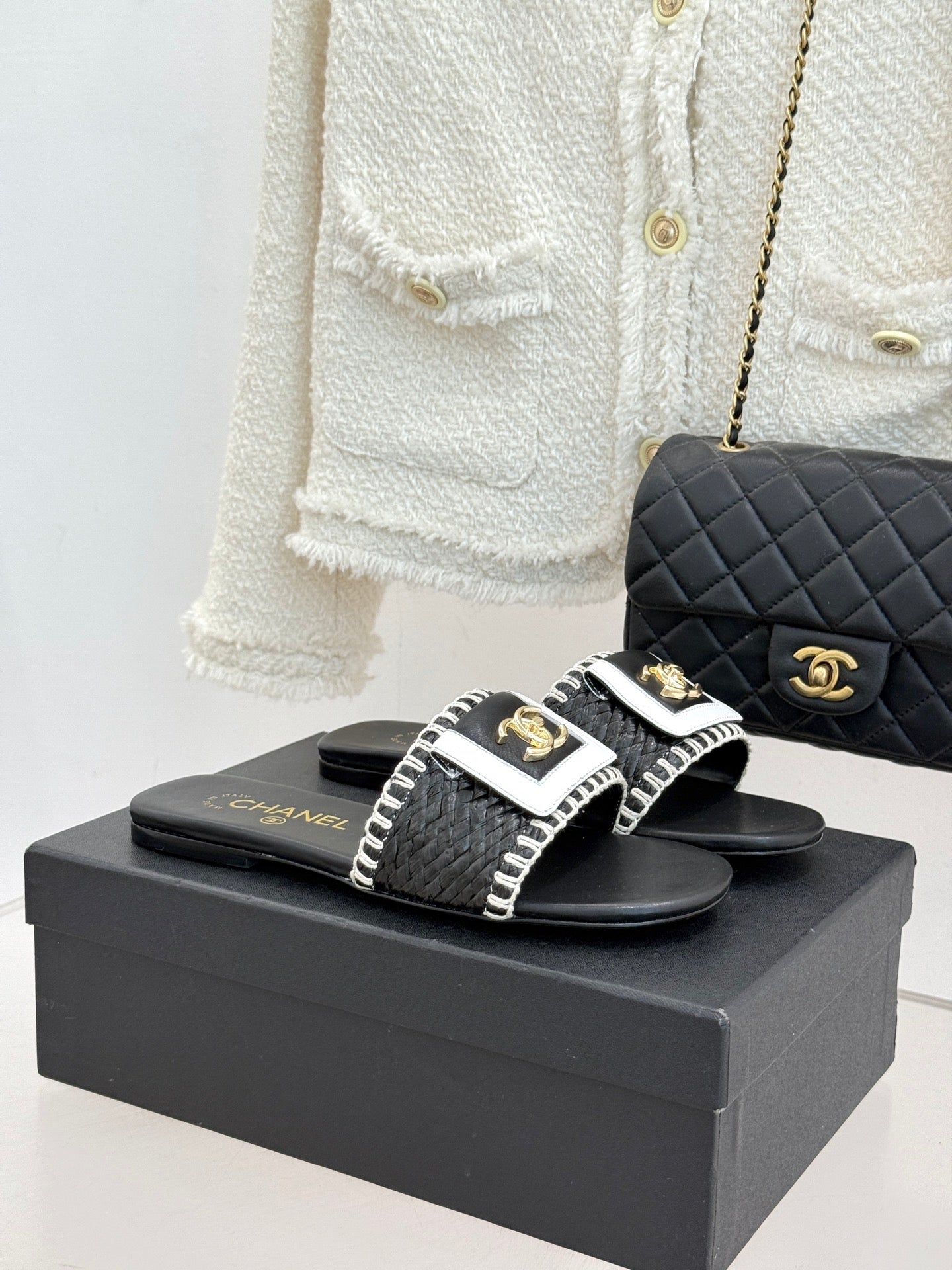 CC 2026 Slip-On Sandals Raffia Sheepskin Gold Logo