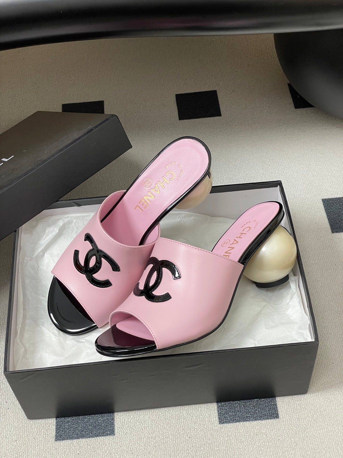 CC 2026 Pearl Flat Sandals 70 Sheepskin Double C Logo