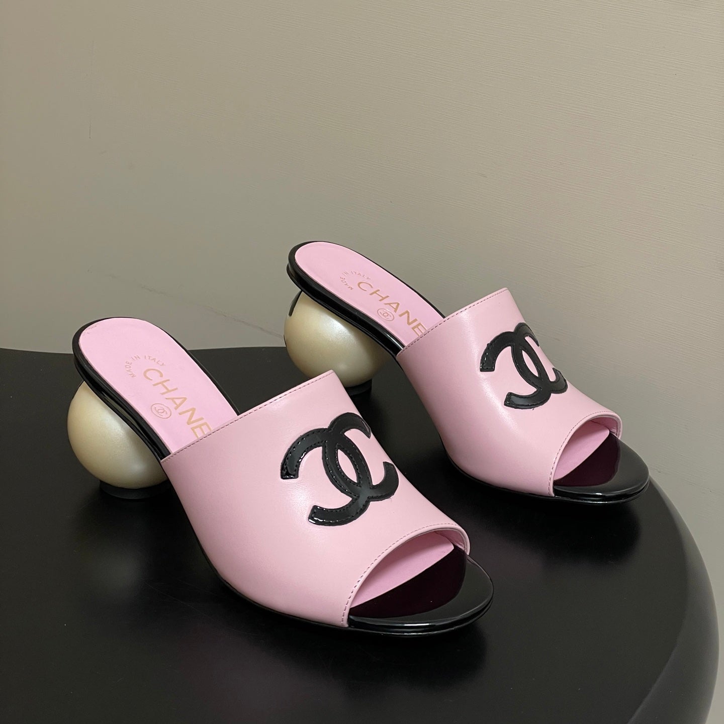 CC 2026 Pearl Flat Sandals 70 Sheepskin Double C Logo