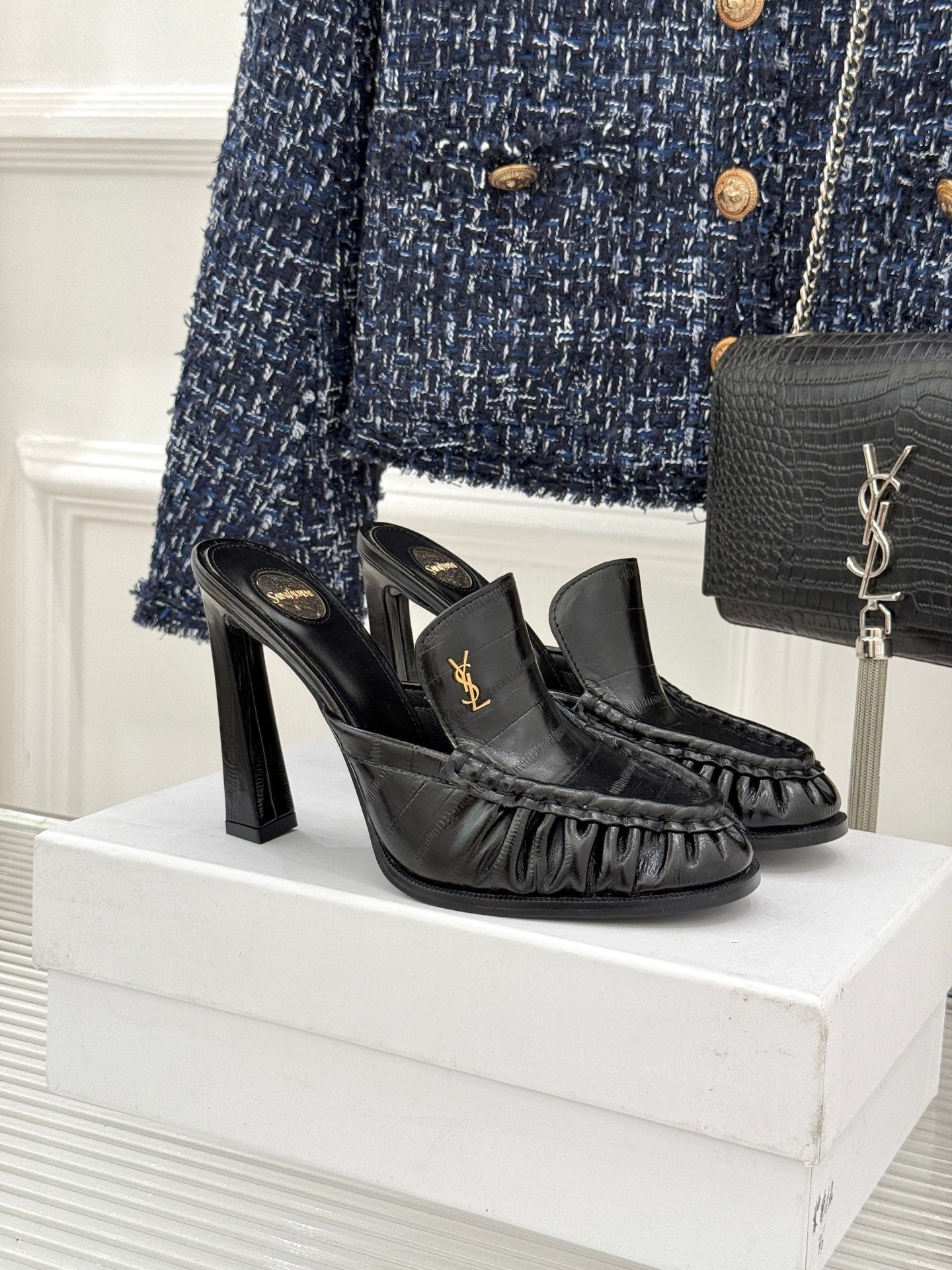 Saint Laurent 2026 Le Loafer Cassandre Mule 105mm Suede Leather 642949