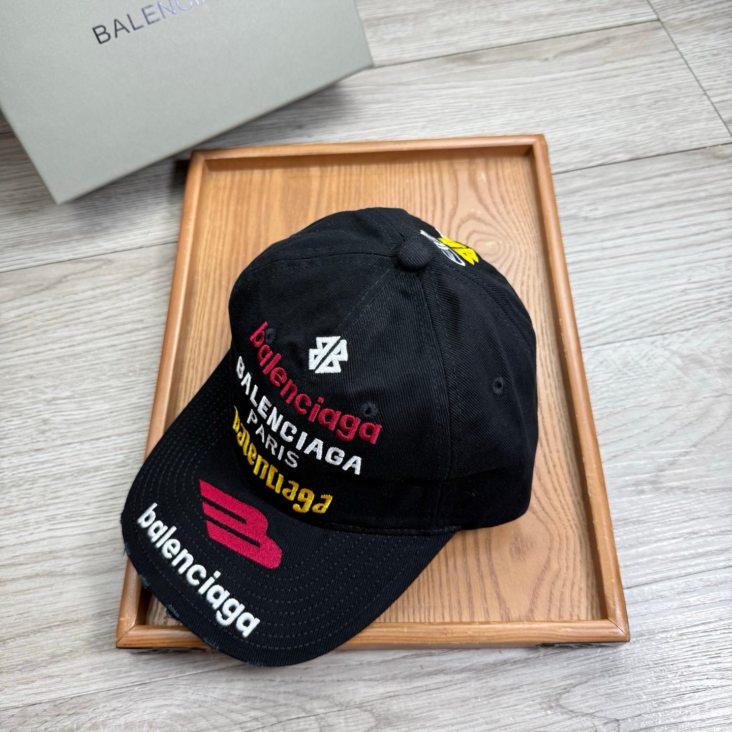 Balenciaga Multi-colored Embroidered Logo Baseball Cap 240579