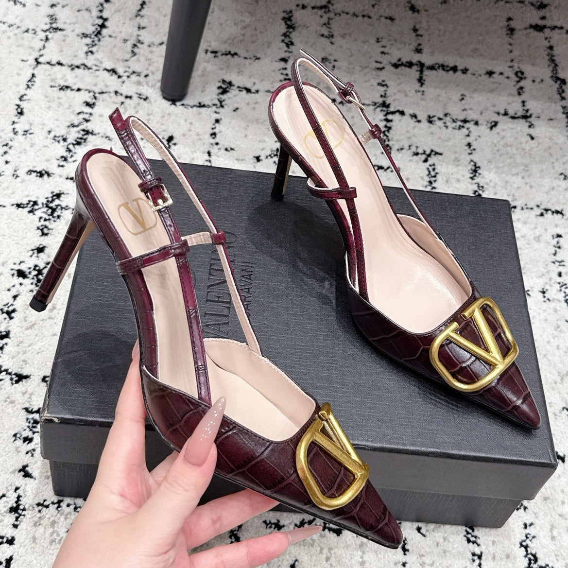 Valentino 2026 VLogo Signature 80mm Slingback Pumps Grained Leather 880648