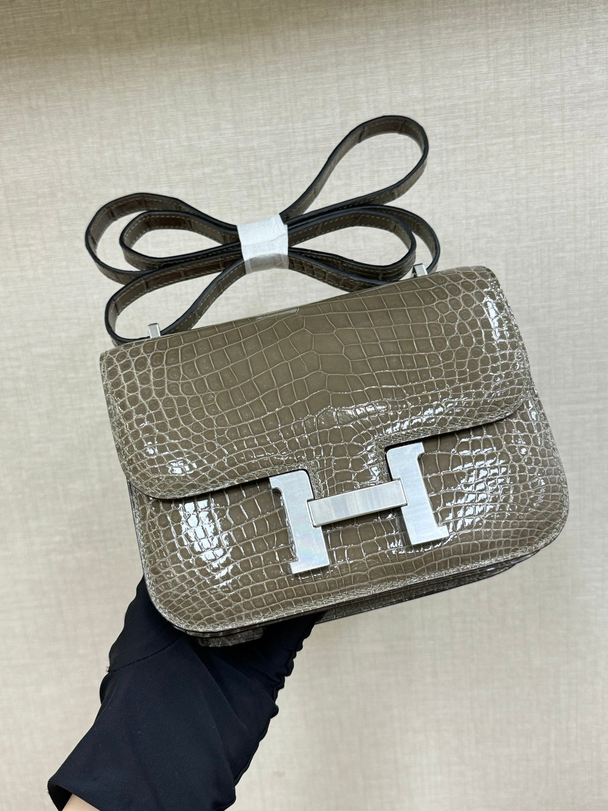 High-end Hermes 2026 Constance Bag 19cm Glossy Crocodile Leather