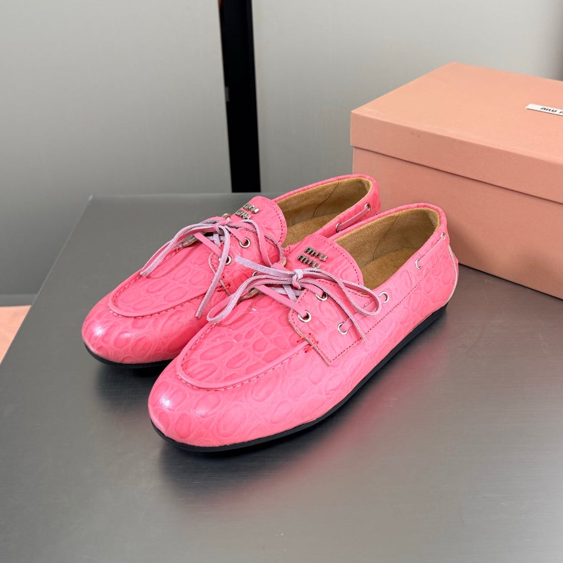 Miumiu 2026 Crocodile Embossed Loafers Cowhide 929698