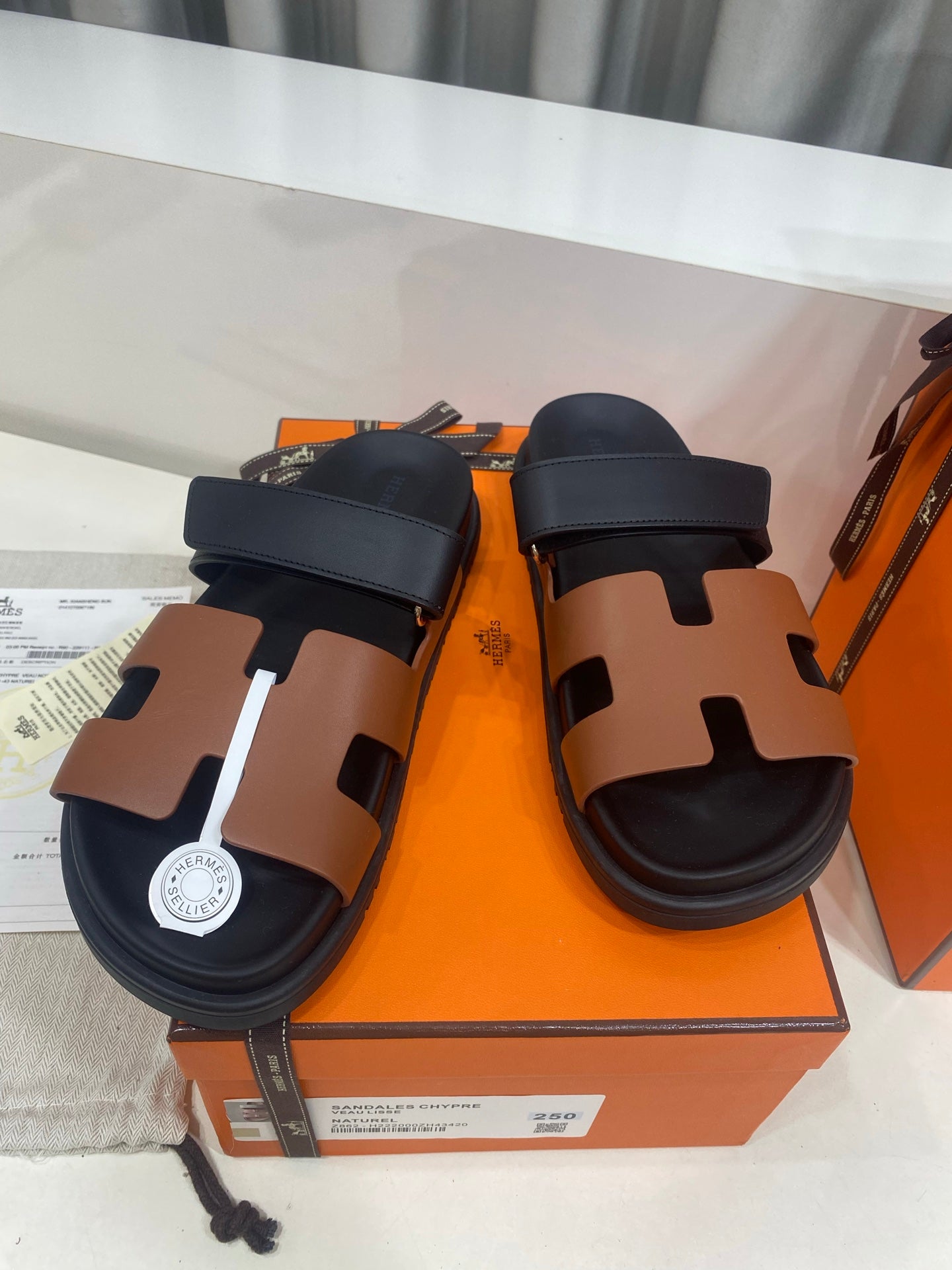 Hermes 2026 Chypre Sandal Two-tone Calfskin 982191