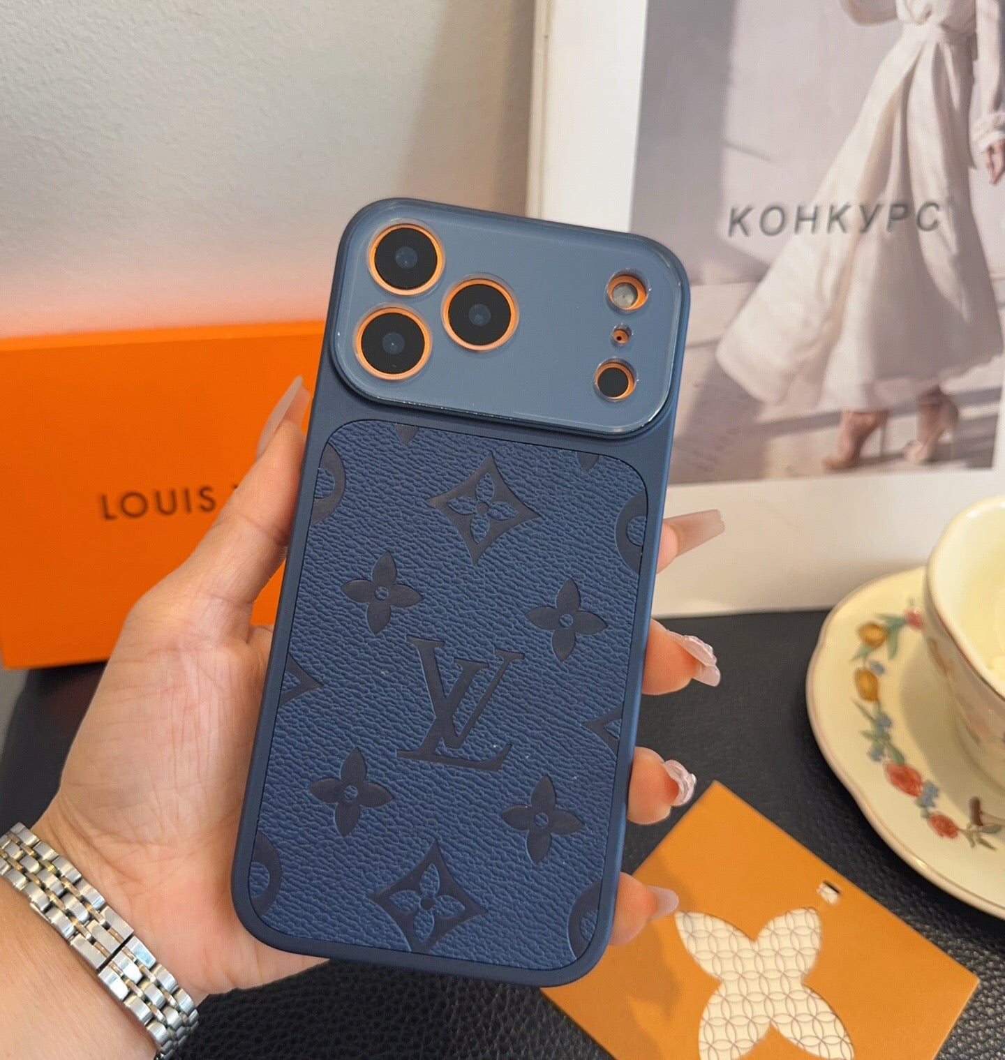 Louis Vuitton Monogram Instant Camera Phone Case 393909