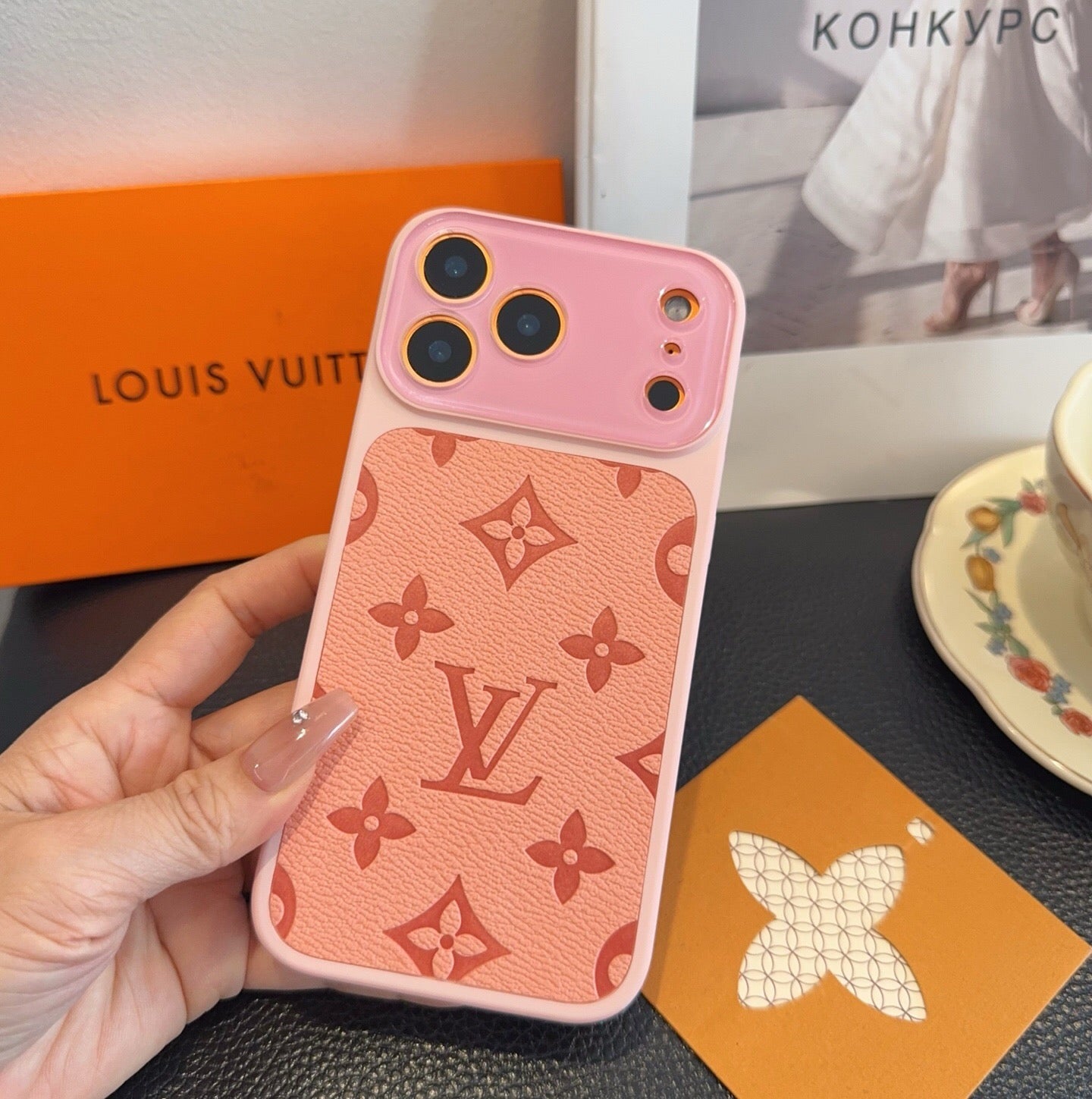 Louis Vuitton Monogram Instant Camera Phone Case 393909