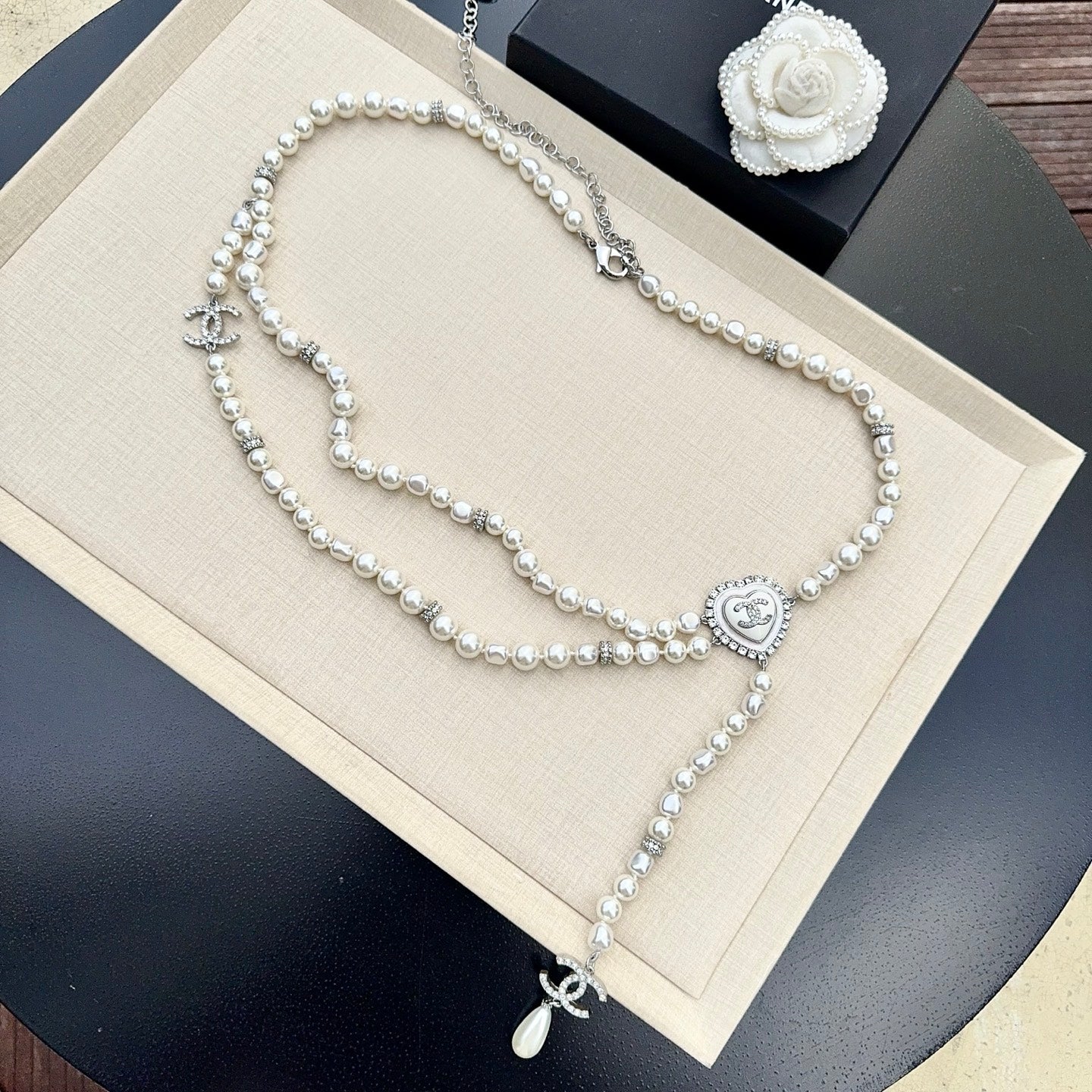 Chanel 2026 Pearl Crystal Resin CC Heart Belt