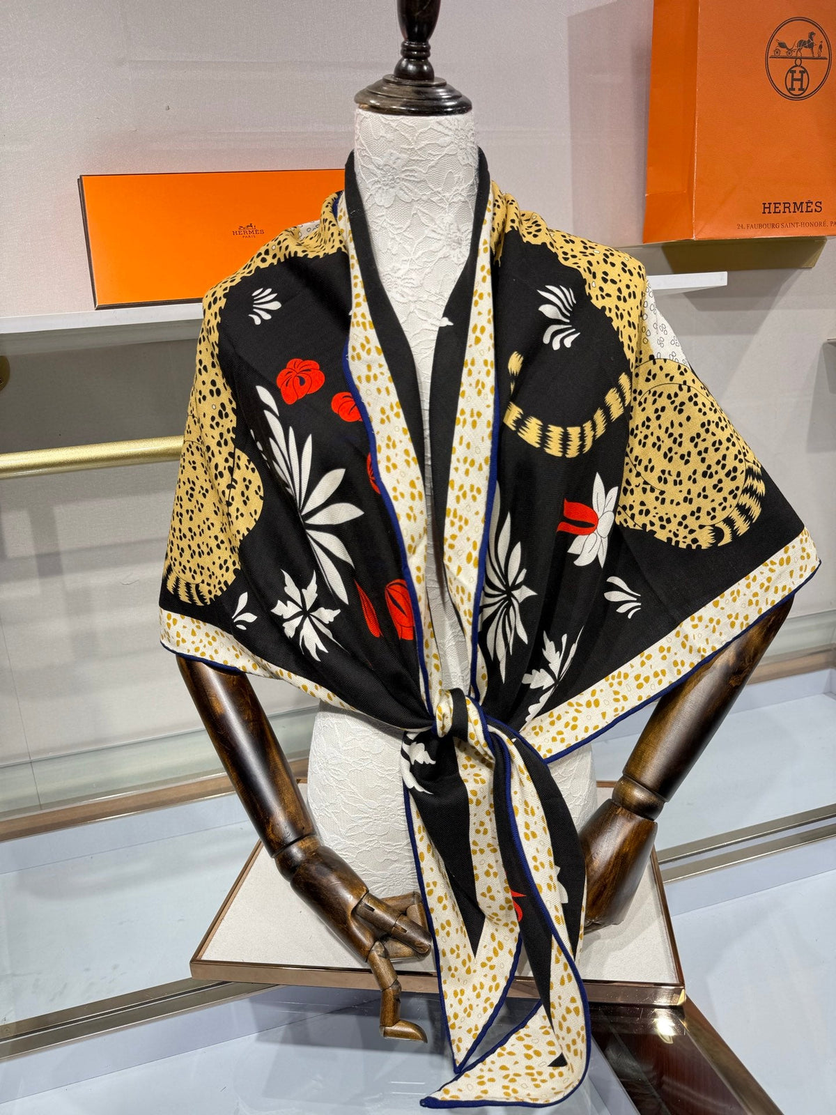 Hermès 2026 Les Leopards Scarf 140cm Cashmere Silk 216583
